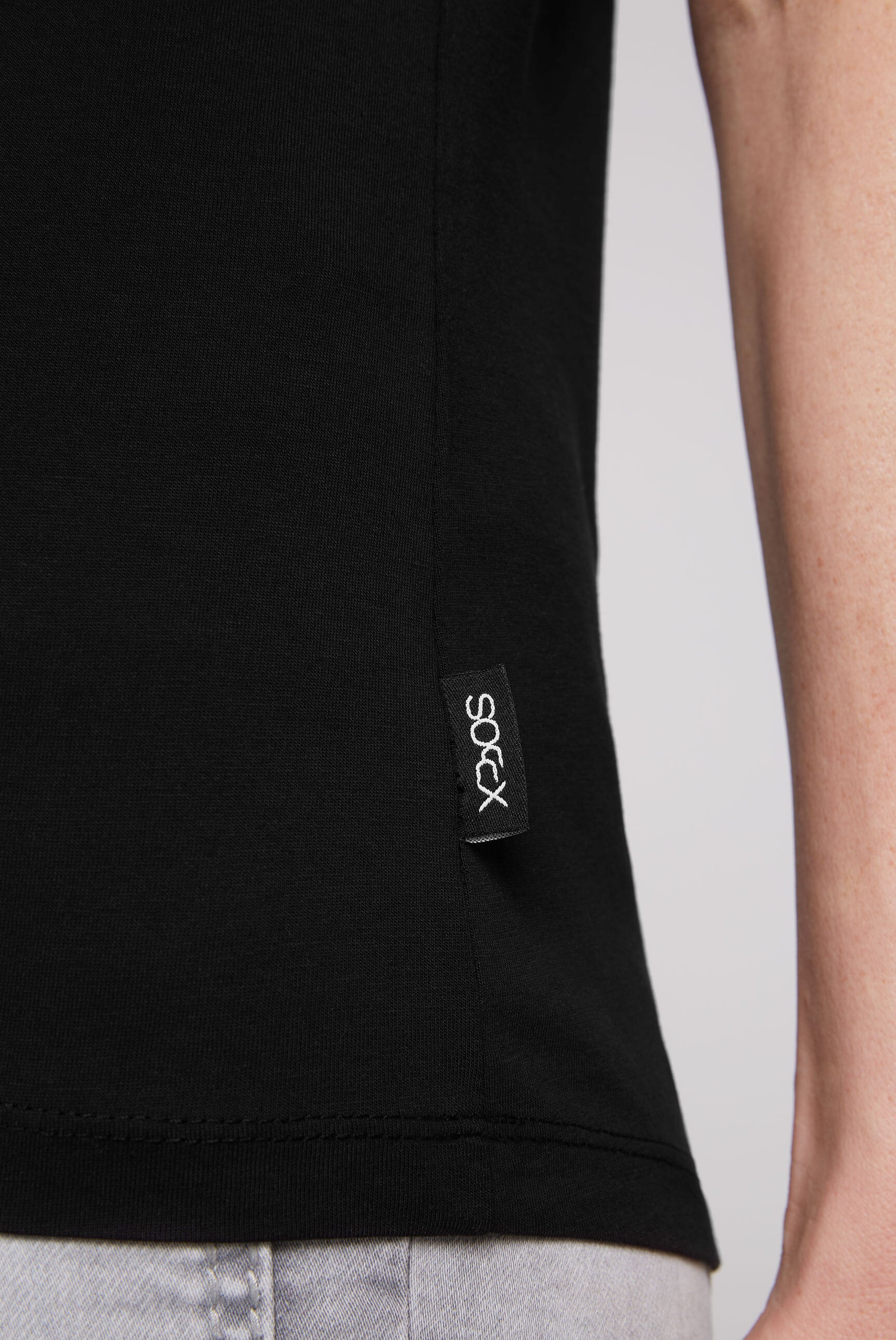 Basic T-Shirt z okrągłym dekoltem - 6