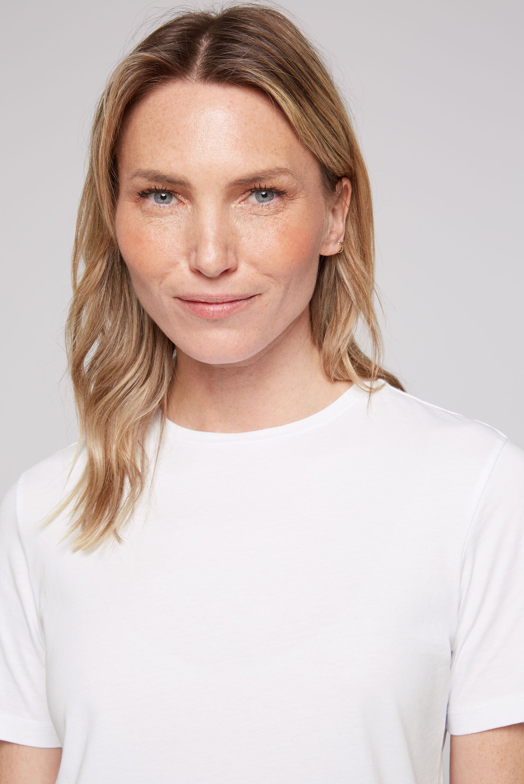 Basic T-Shirt z okrągłym dekoltem - 4