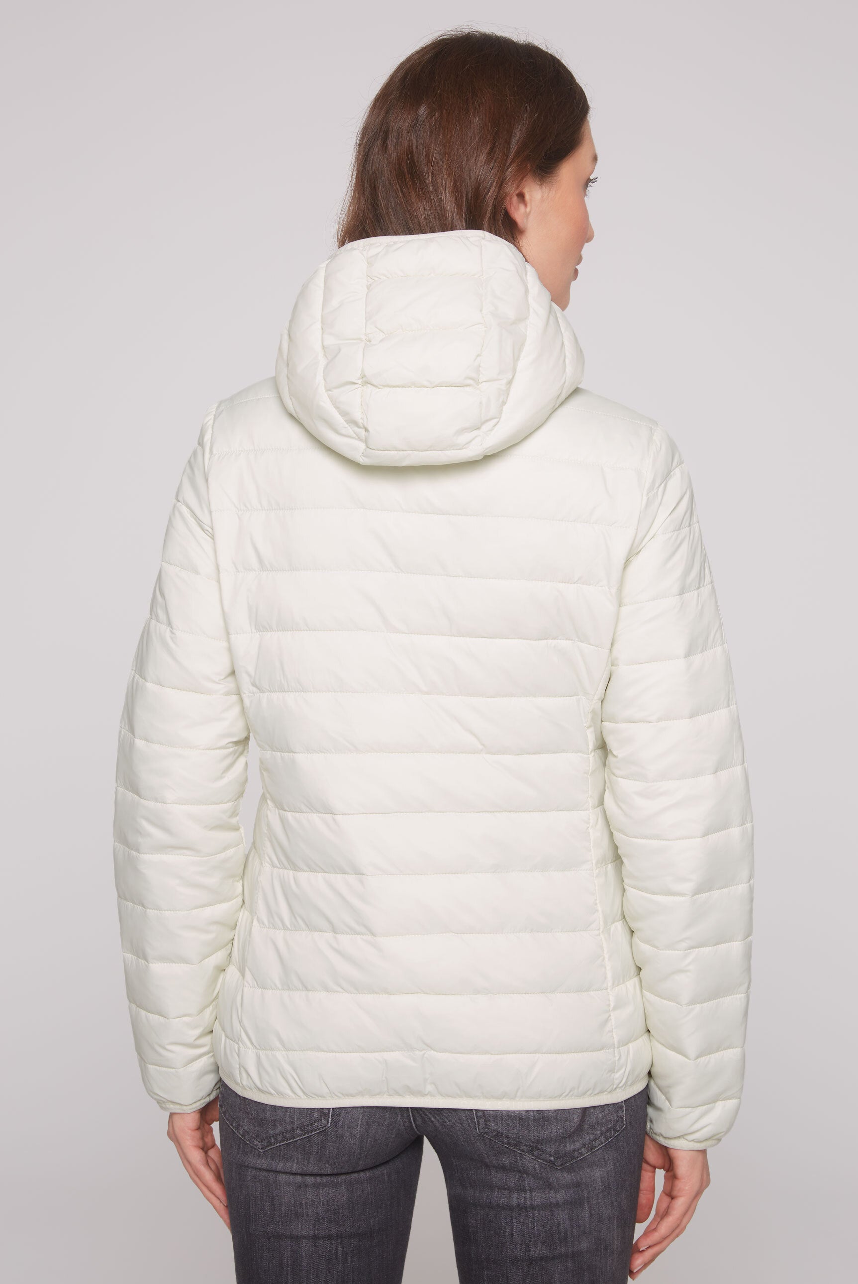 Lekka pikowana kurtka z kapturem - 5