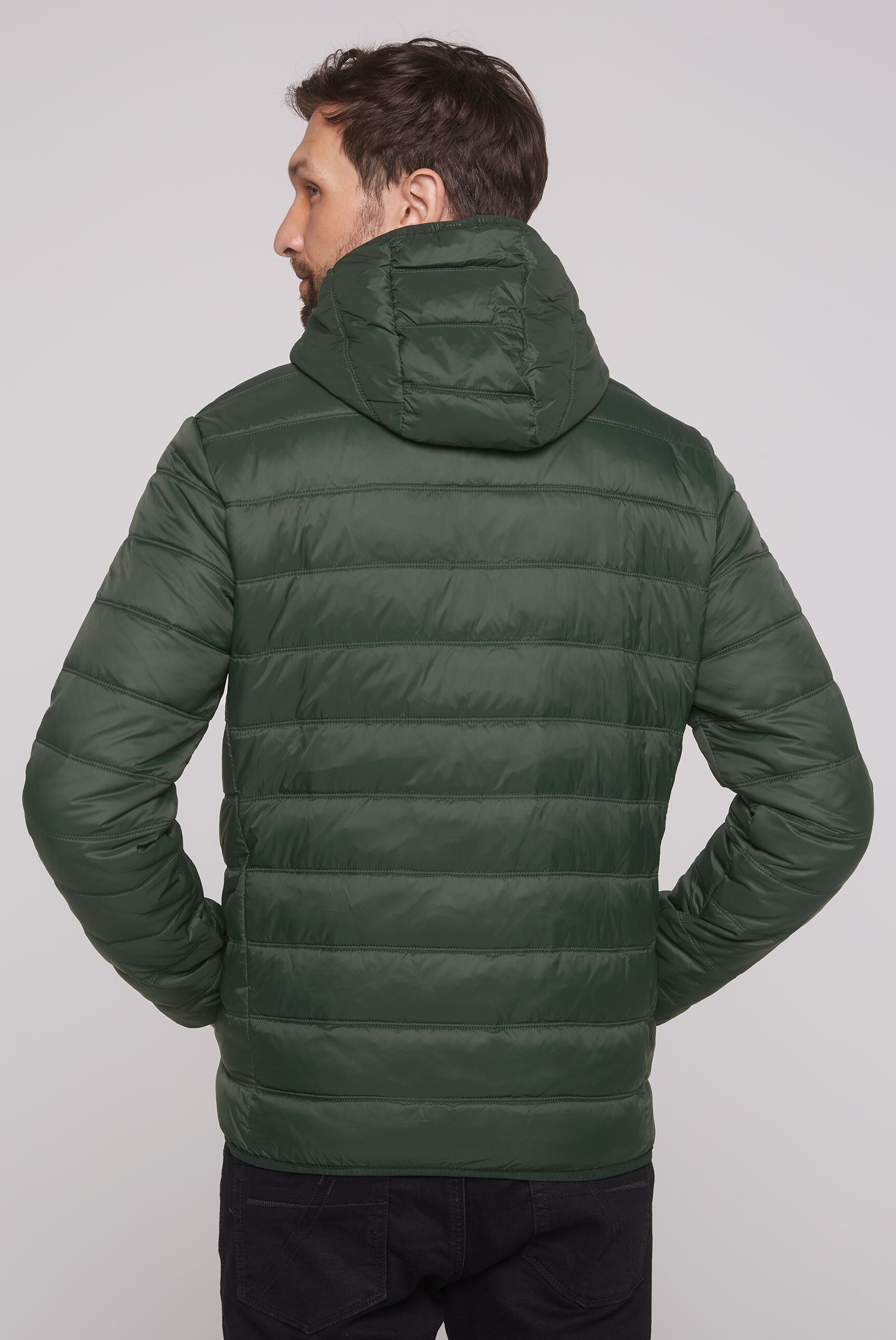 Lekka pikowana kurtka z kapturem - 5