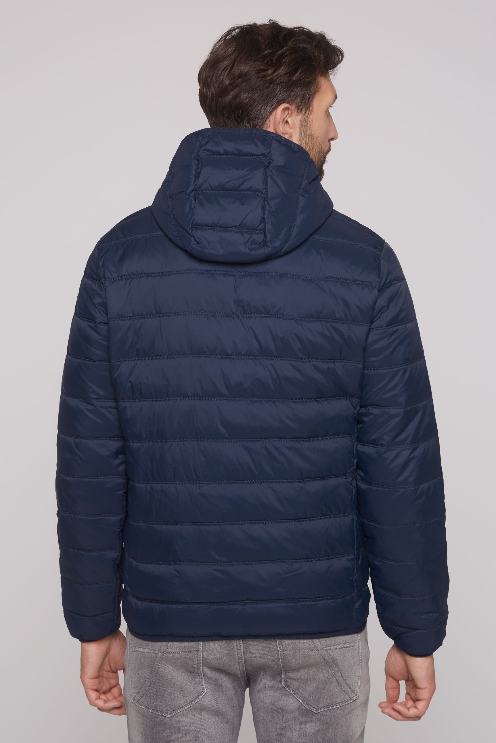 Lekka pikowana kurtka z kapturem - 5