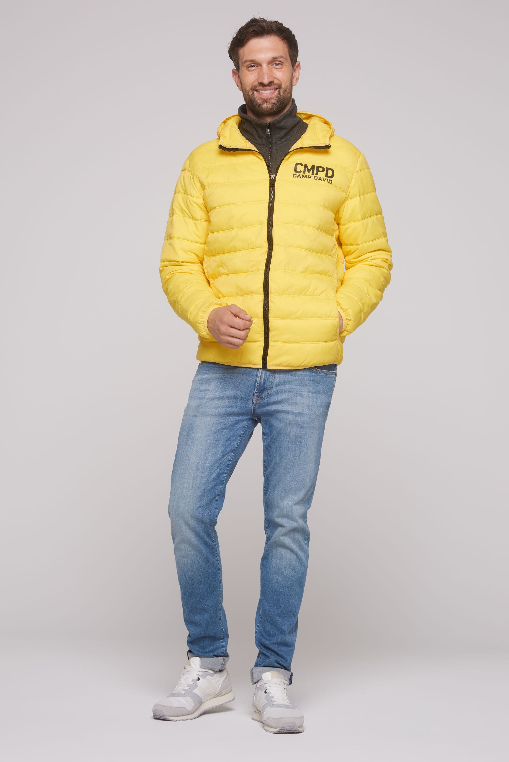 Leichte Steppjacke mit Kapuze