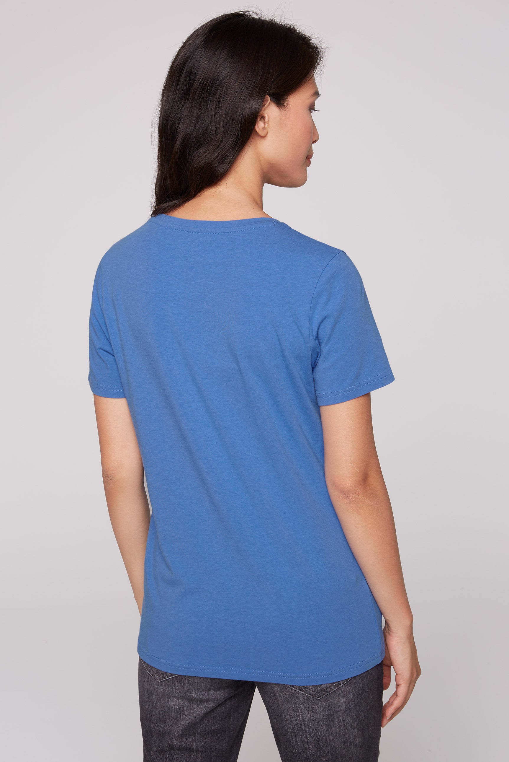 T-Shirt mit V-Ausschnitt und Print vividblue - 5