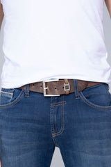 Pasek ze skóry z metalowym logo