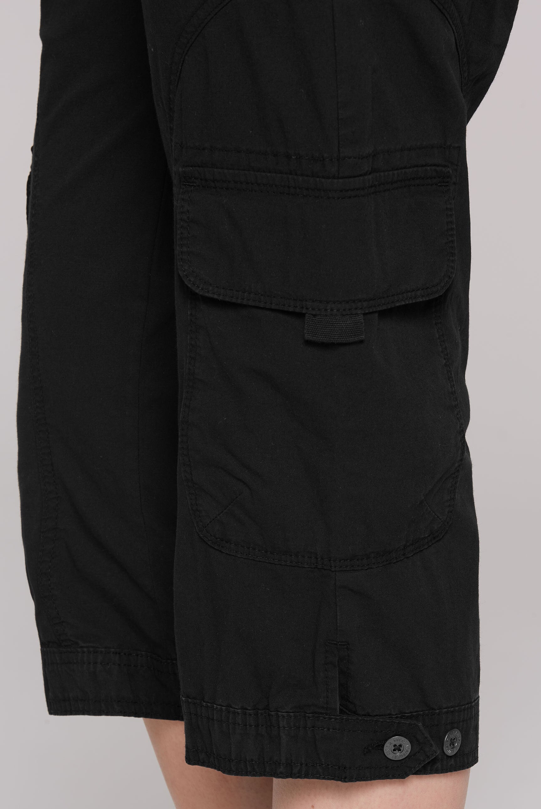 Basic Skater-Shorts mit Beintaschen black - 8