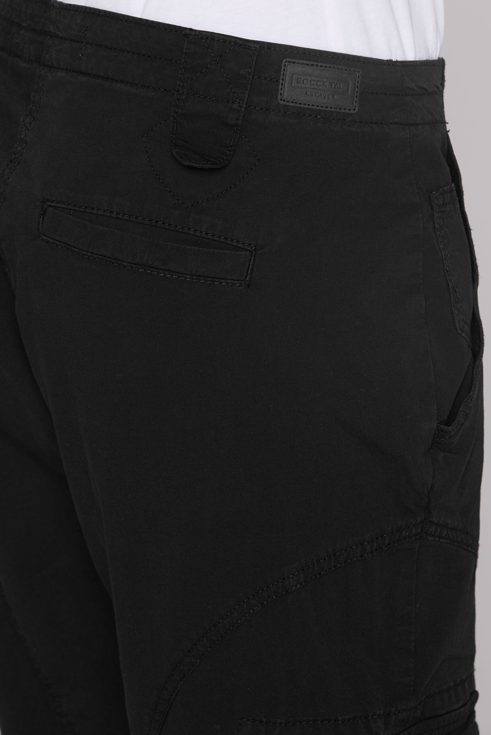 Basic Skater-Shorts mit Beintaschen black
