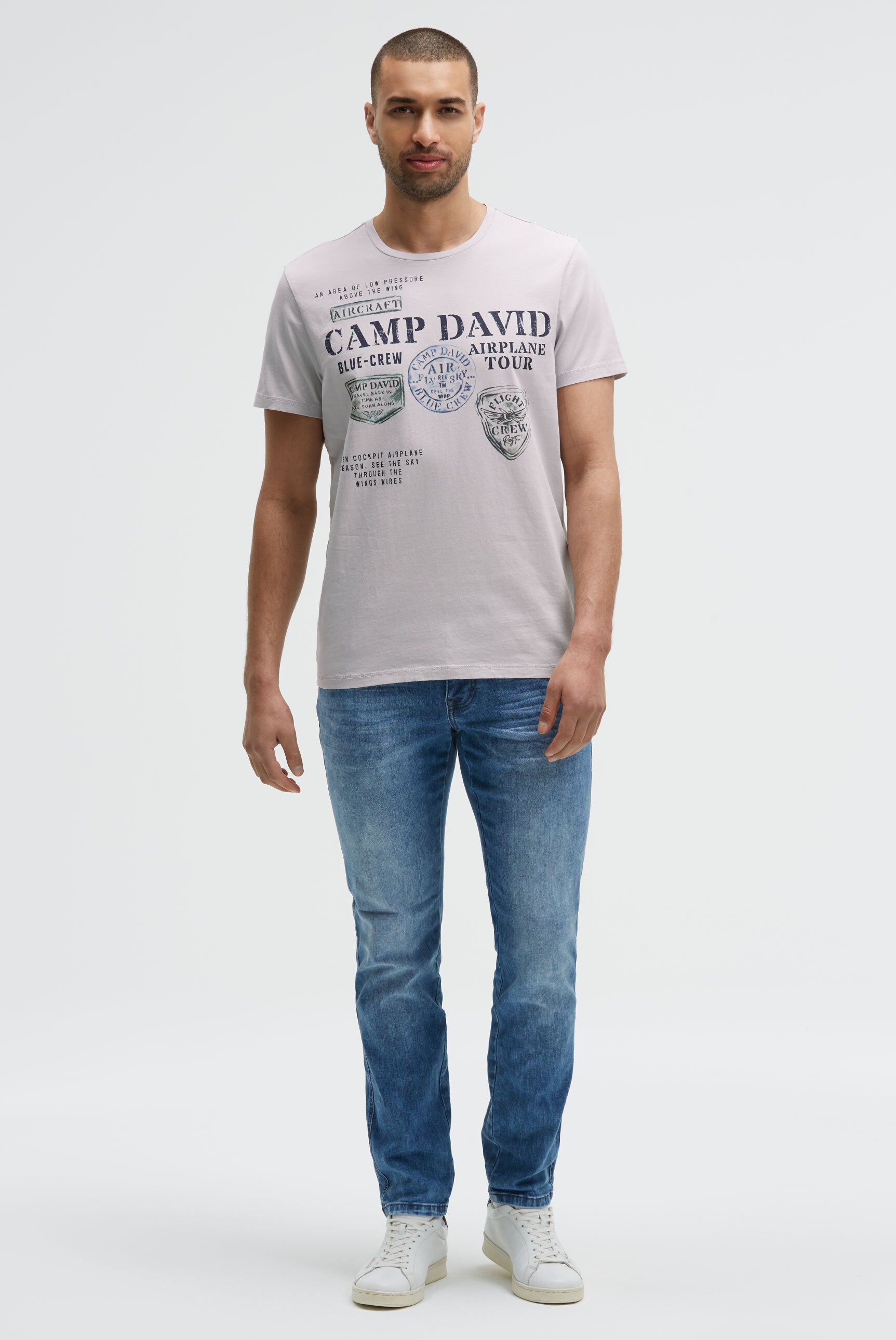 T-shirt z okrągłym dekoltem i nadrukiem fotograficznym - 3