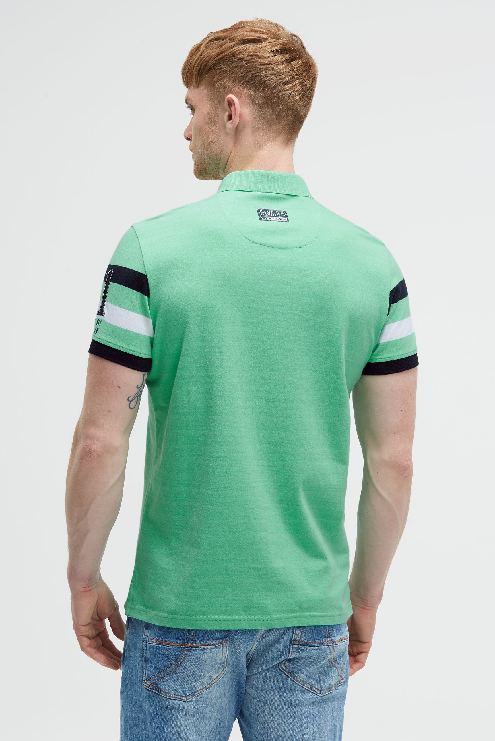Krótki rękaw polo z paskowym wzorem i artworkami - 5