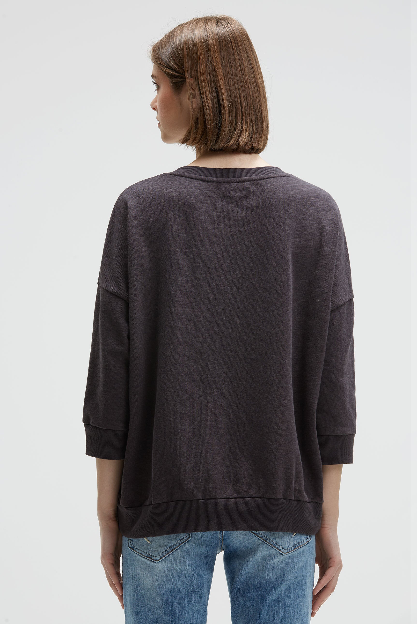Bluza oversize z dekoltem w serek i nadrukiem