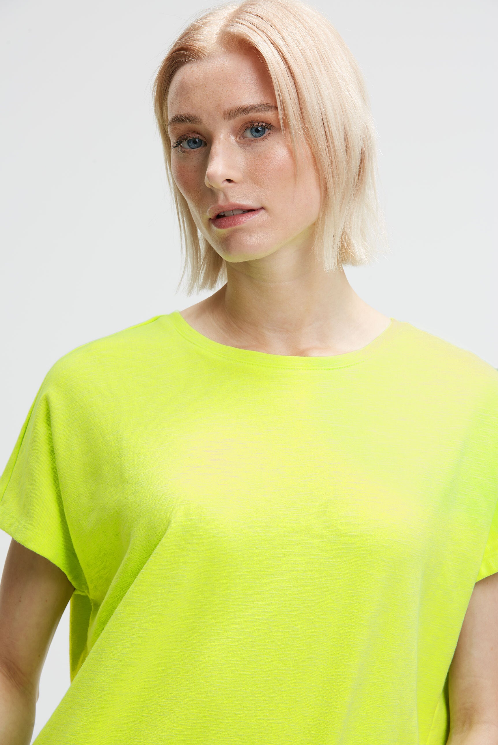 Bluzka bez rękawów oversize z nadrukiem z logo - 5