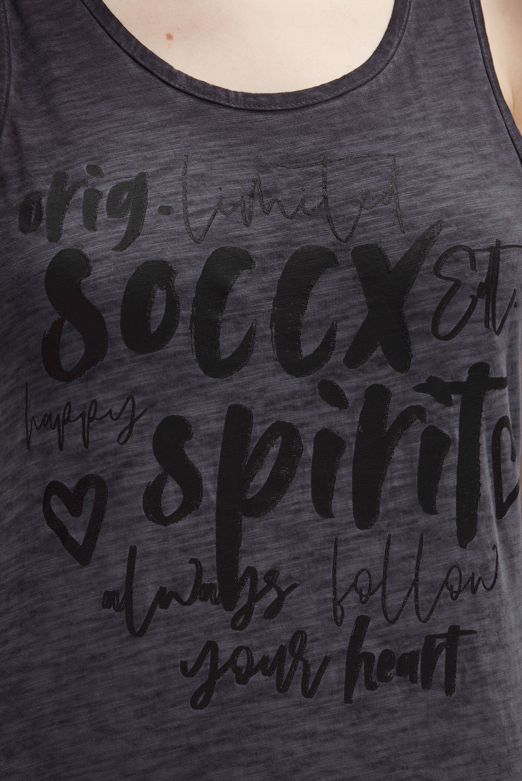 Top z brokatownym nadrukiem