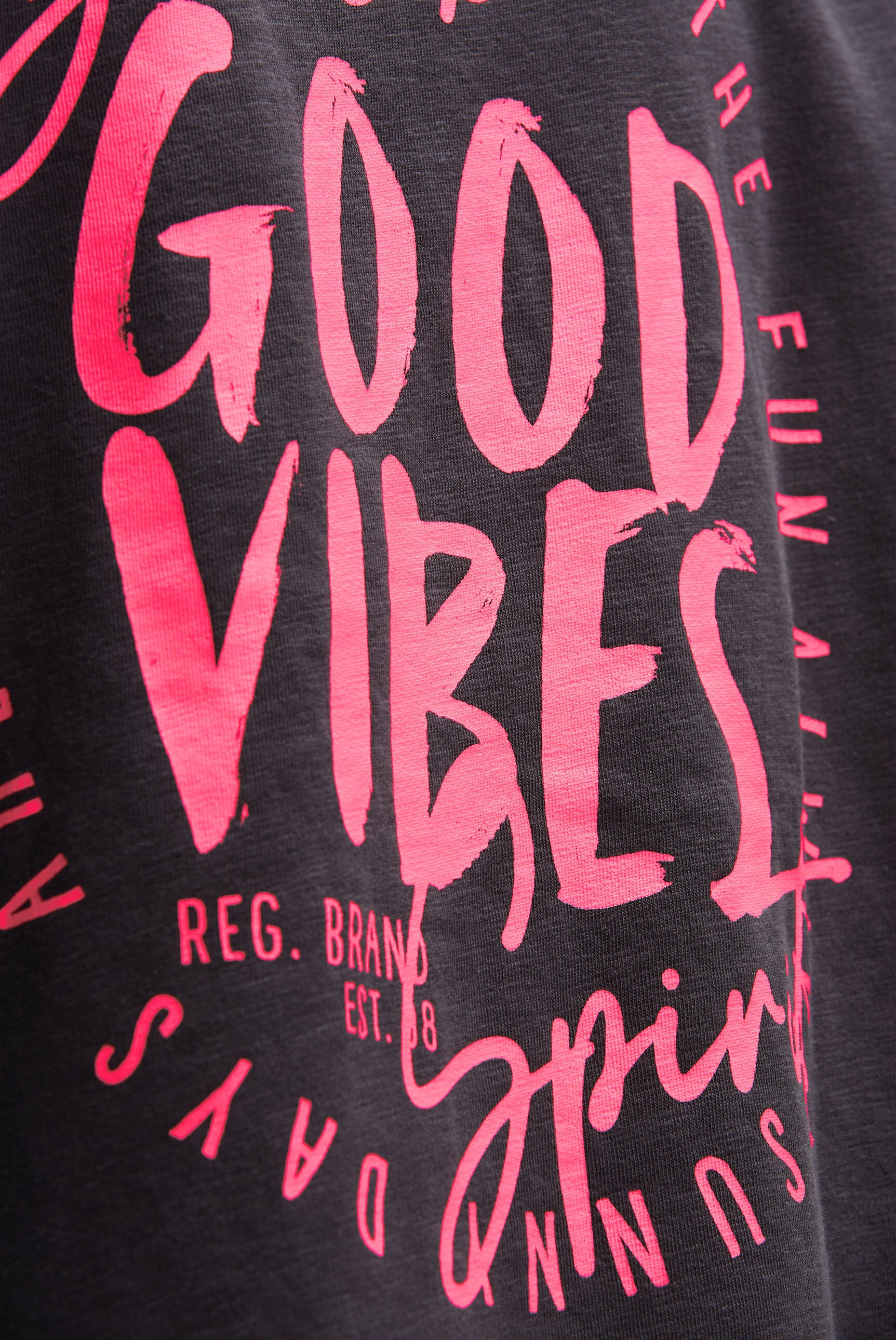 Bluzka bez rękawów oversize z nadrukiem z logo - 6