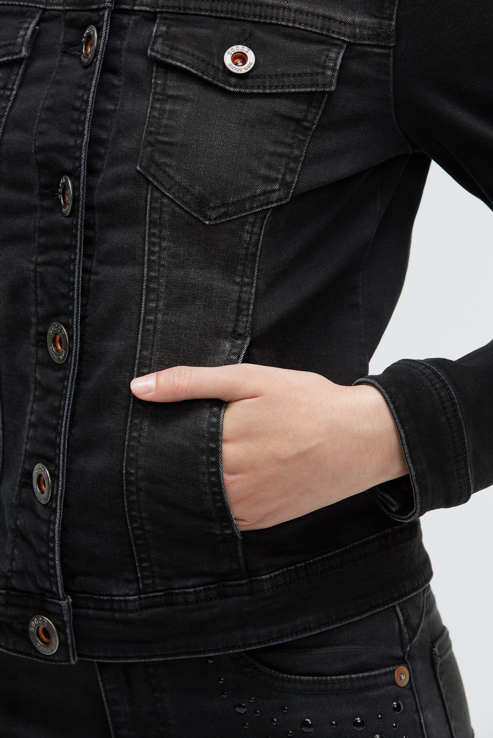 Jeansjacke JU:NE mit Schmucksteinen black washed metal - 7