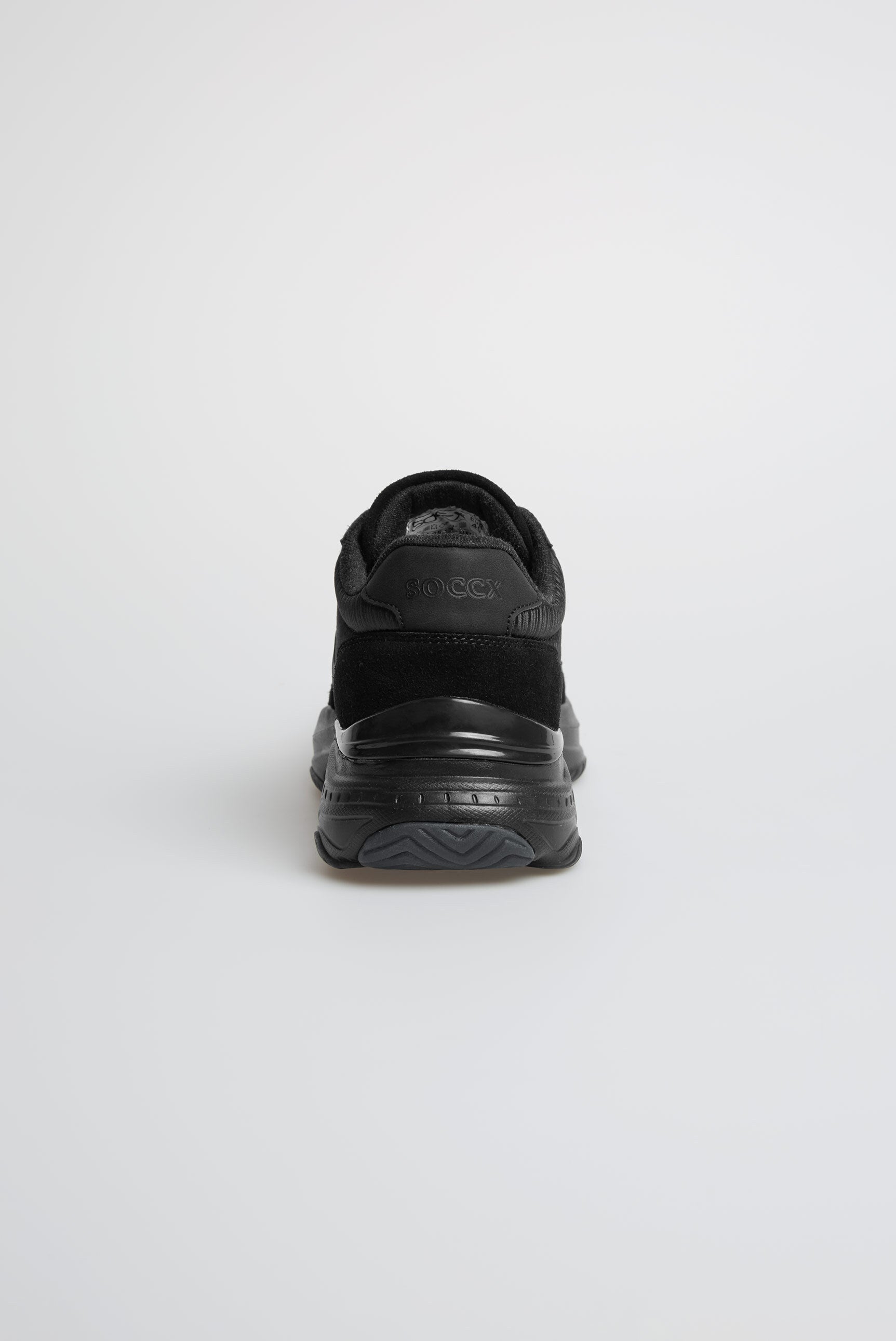 Niskie sneakersy w tonowanym miksie materiałów