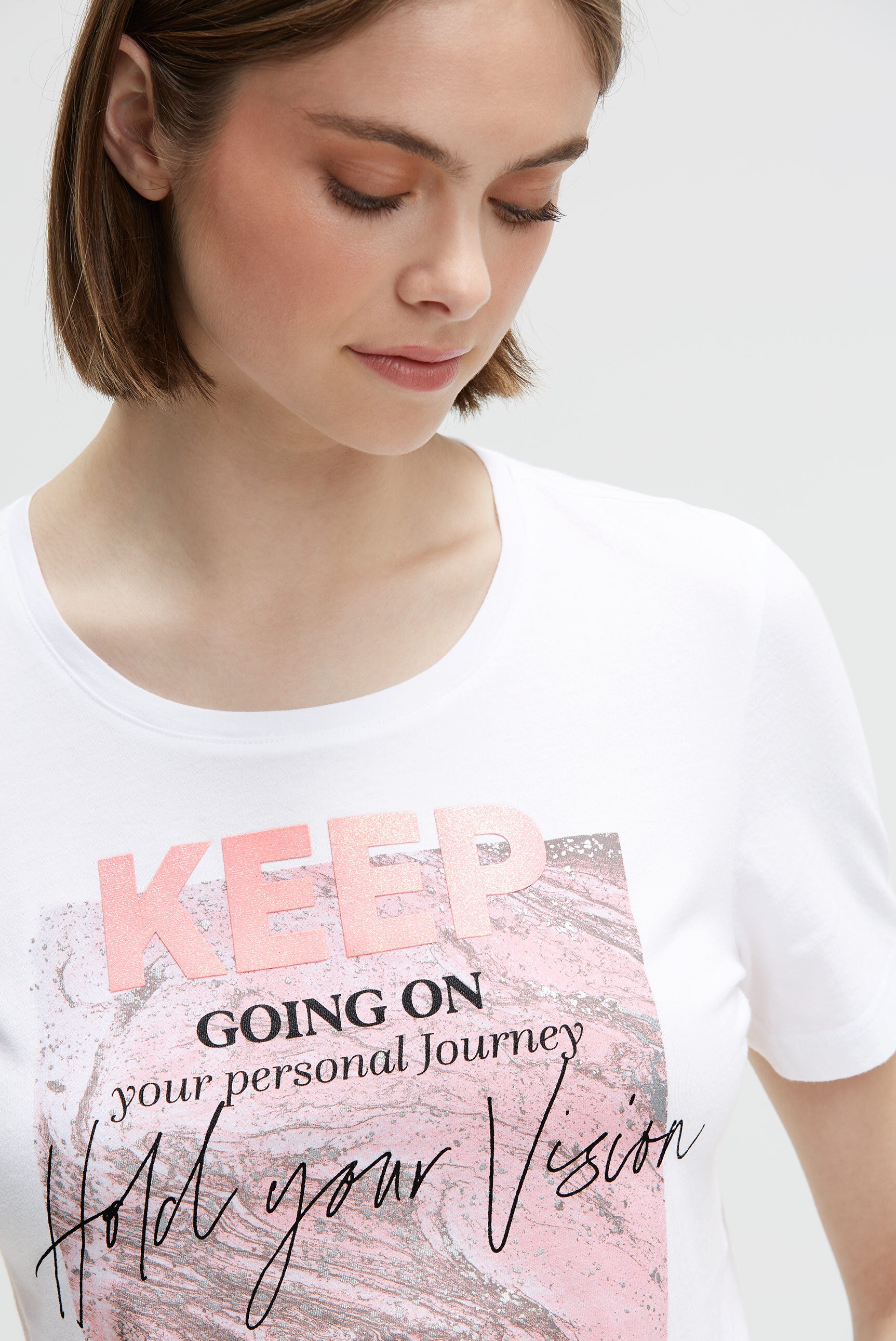T-Shirt Rundhals mit Glitter Print - 4
