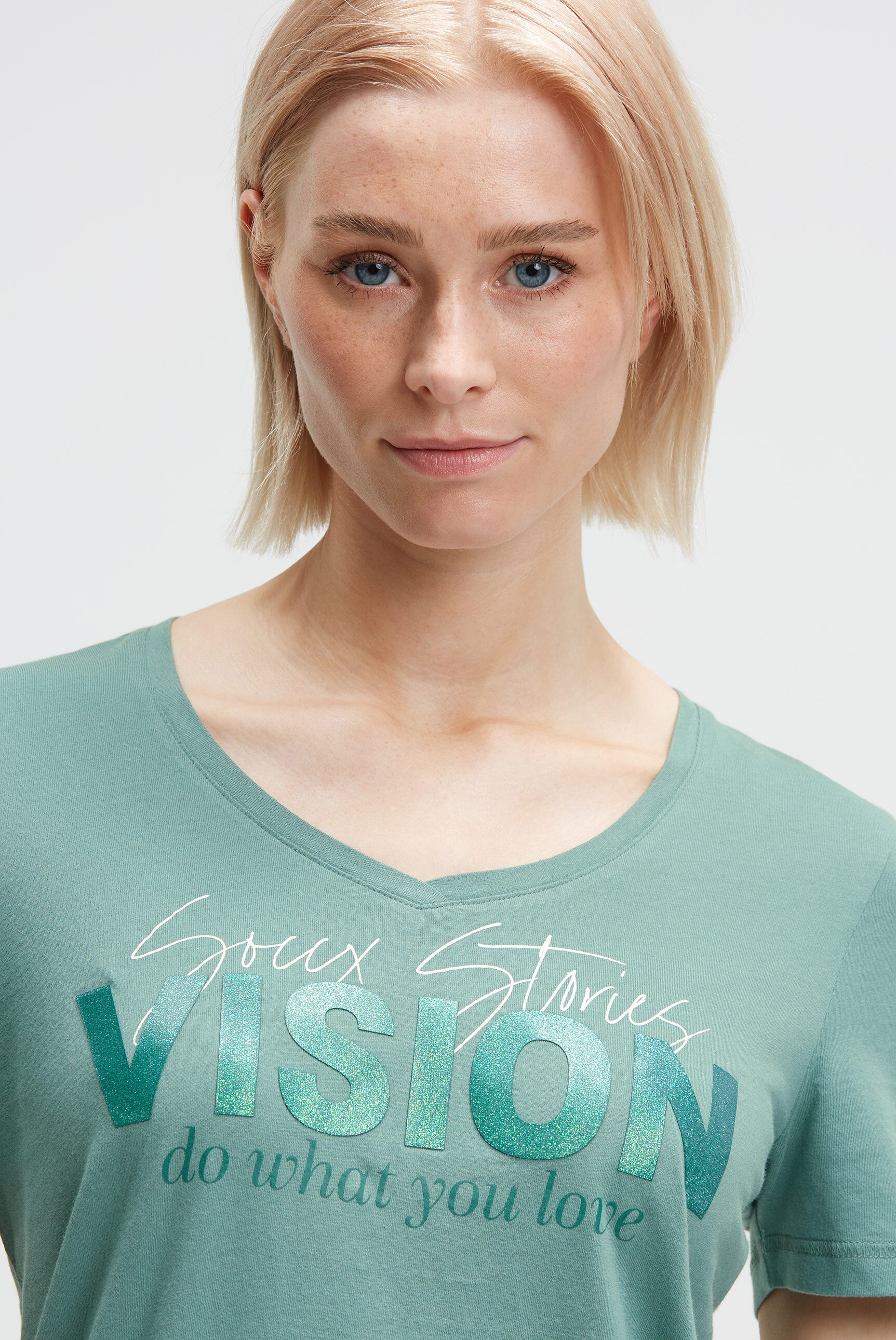 T-shirt z dekoltem V i nadrukiem z brokatem - 4