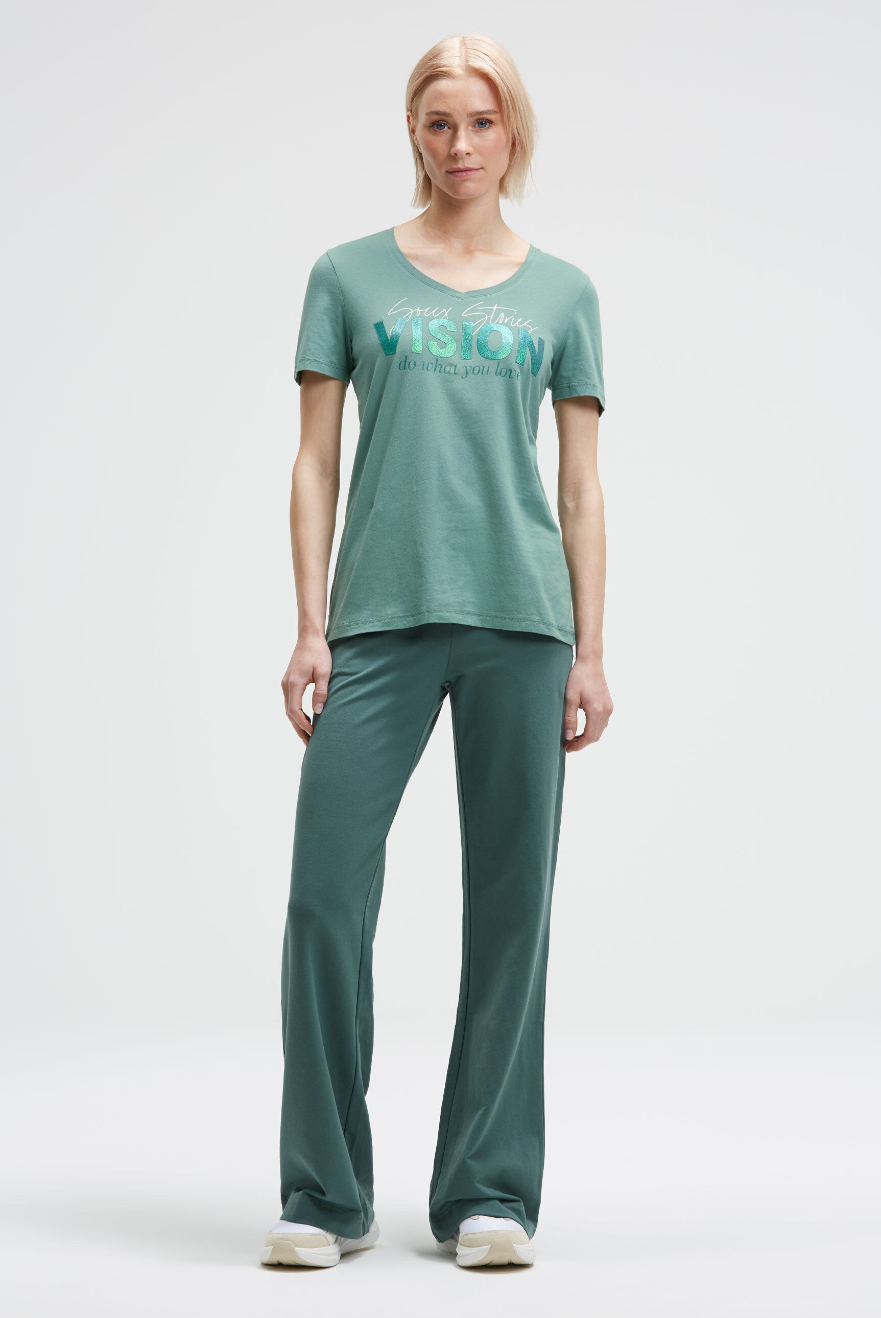 T-shirt z dekoltem V i nadrukiem z brokatem - 3