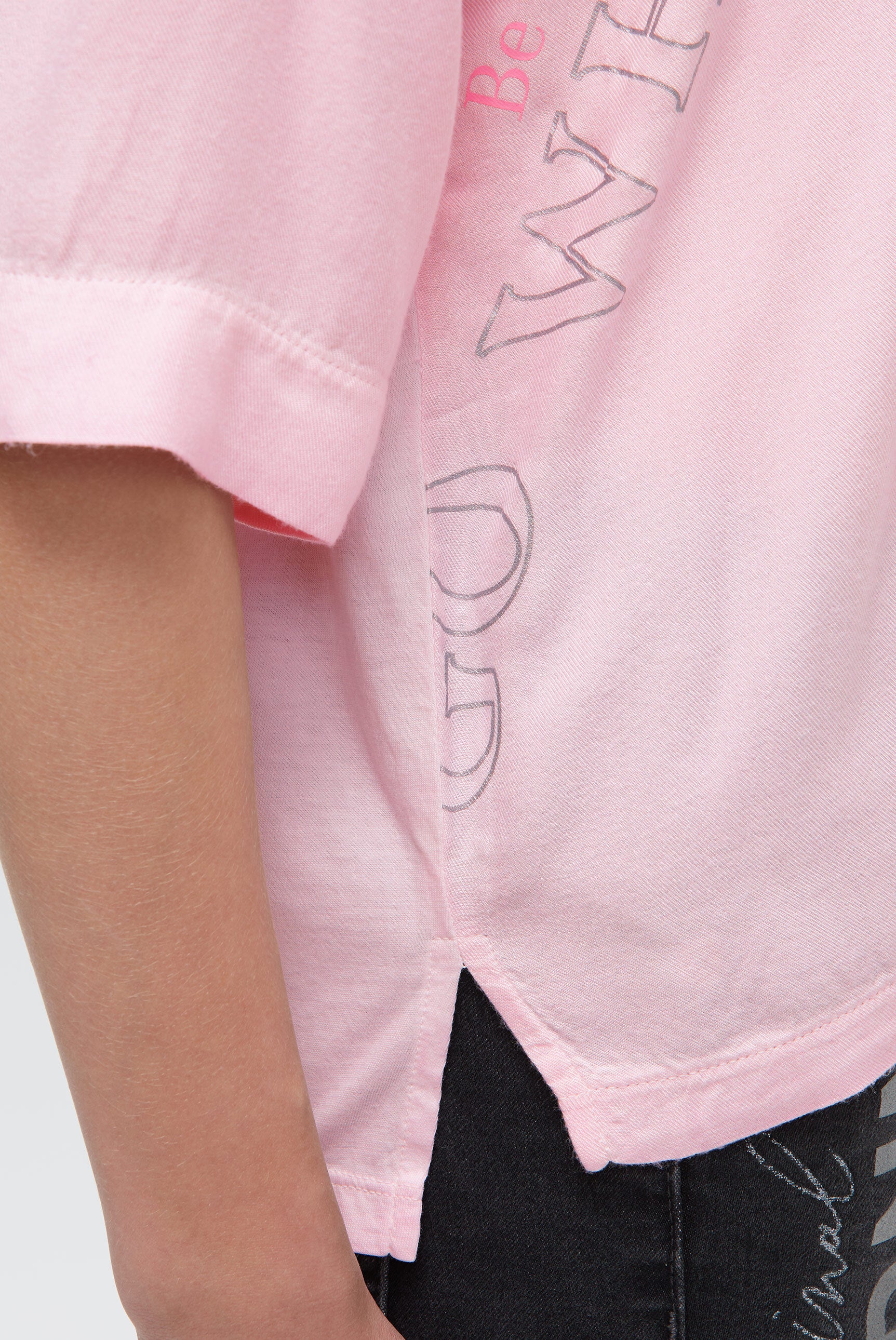 Koszulka w mieszance materiałów z nadrukiem foliowym - 6