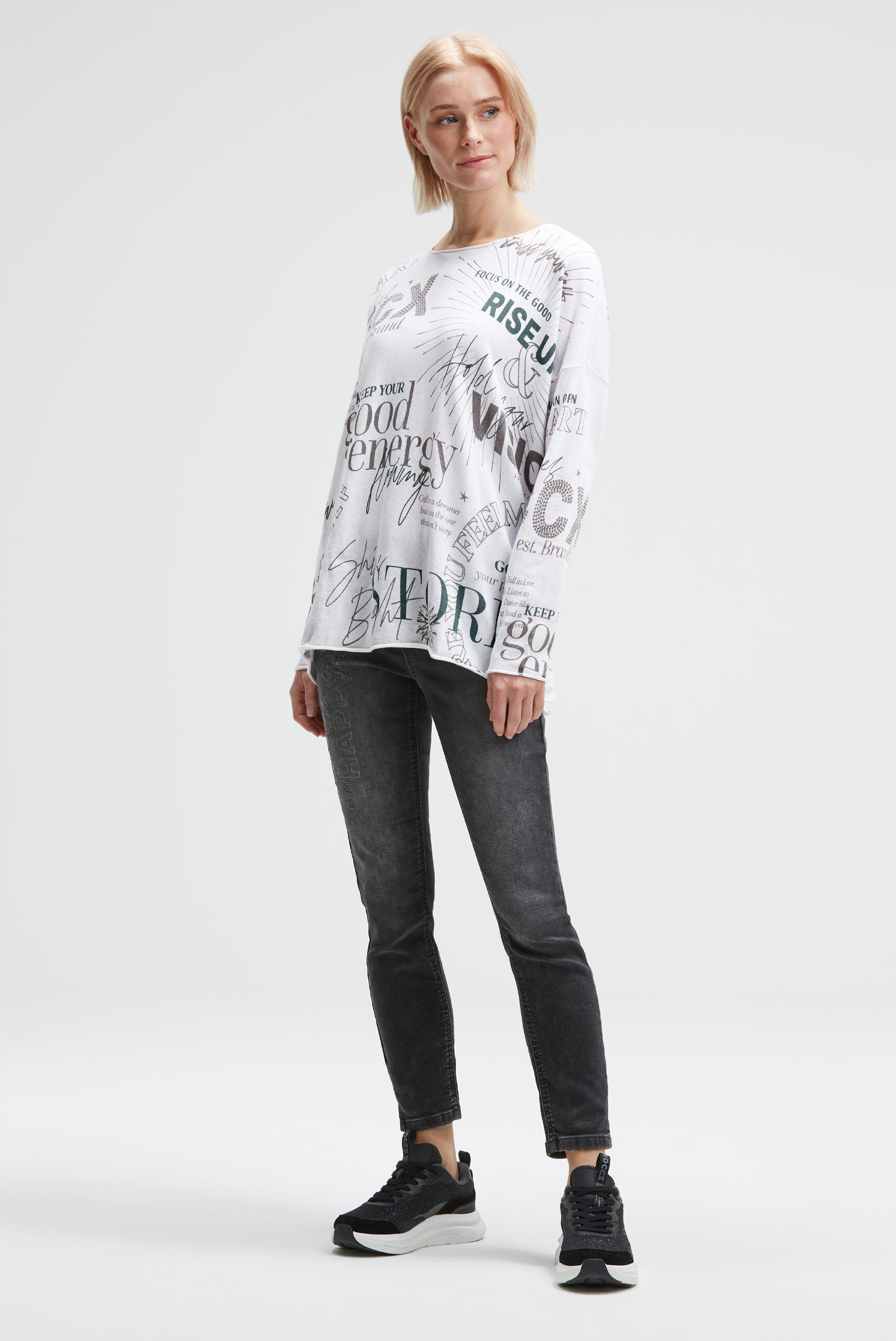 Cienki sweter z nadrukiem na całej powierzchni - 3