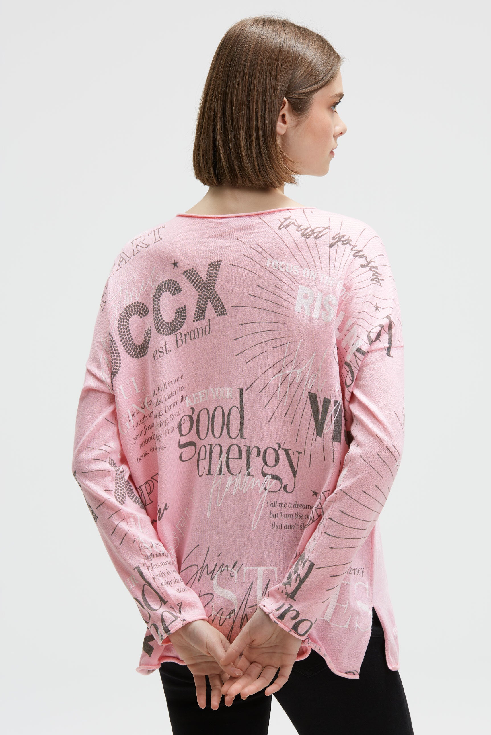 Cienki sweter z nadrukiem na całej powierzchni