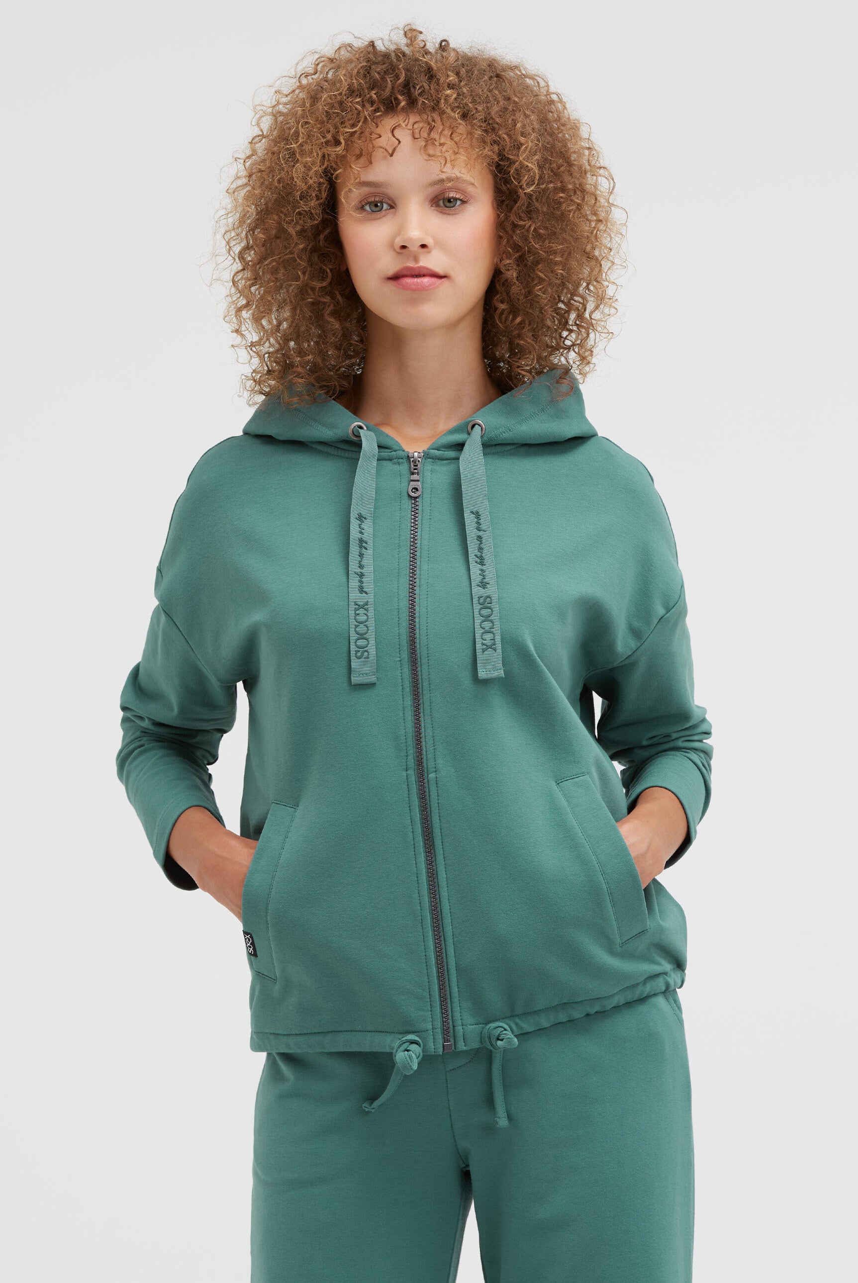 Bluza z kapturem z nadrukiem na plecach - 3