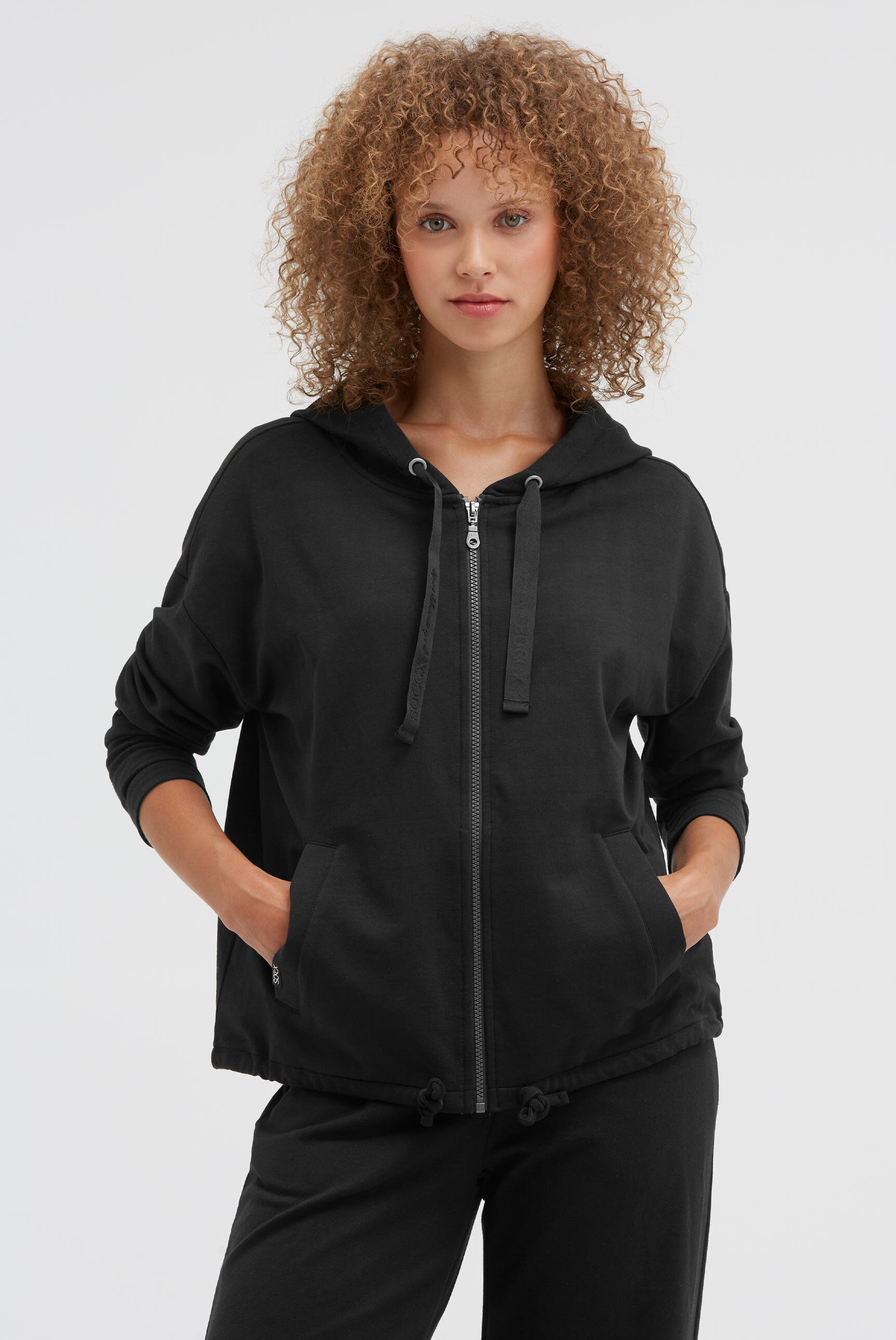 Bluza z kapturem z nadrukiem na plecach - 3