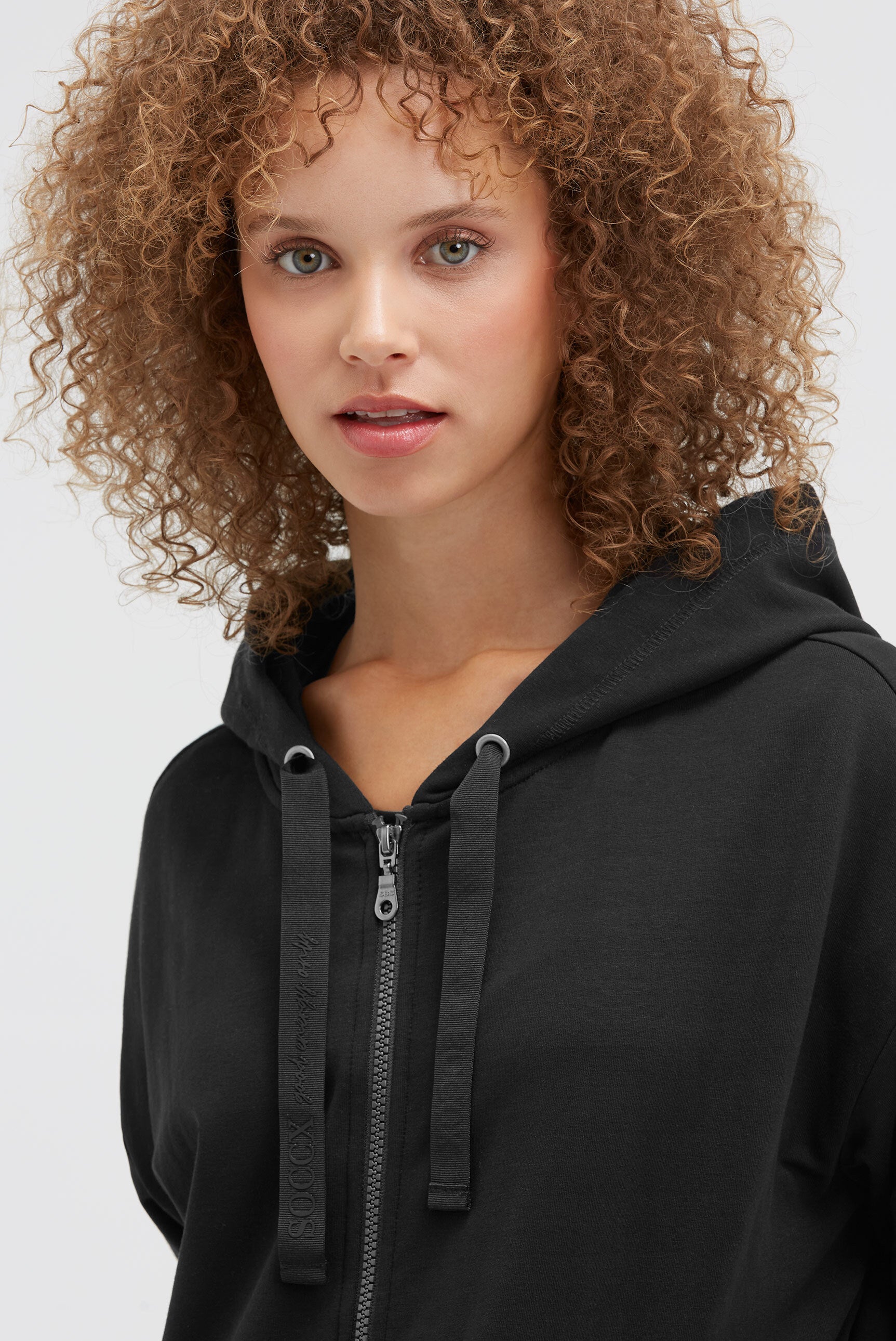 Bluza z kapturem z nadrukiem na plecach - 5