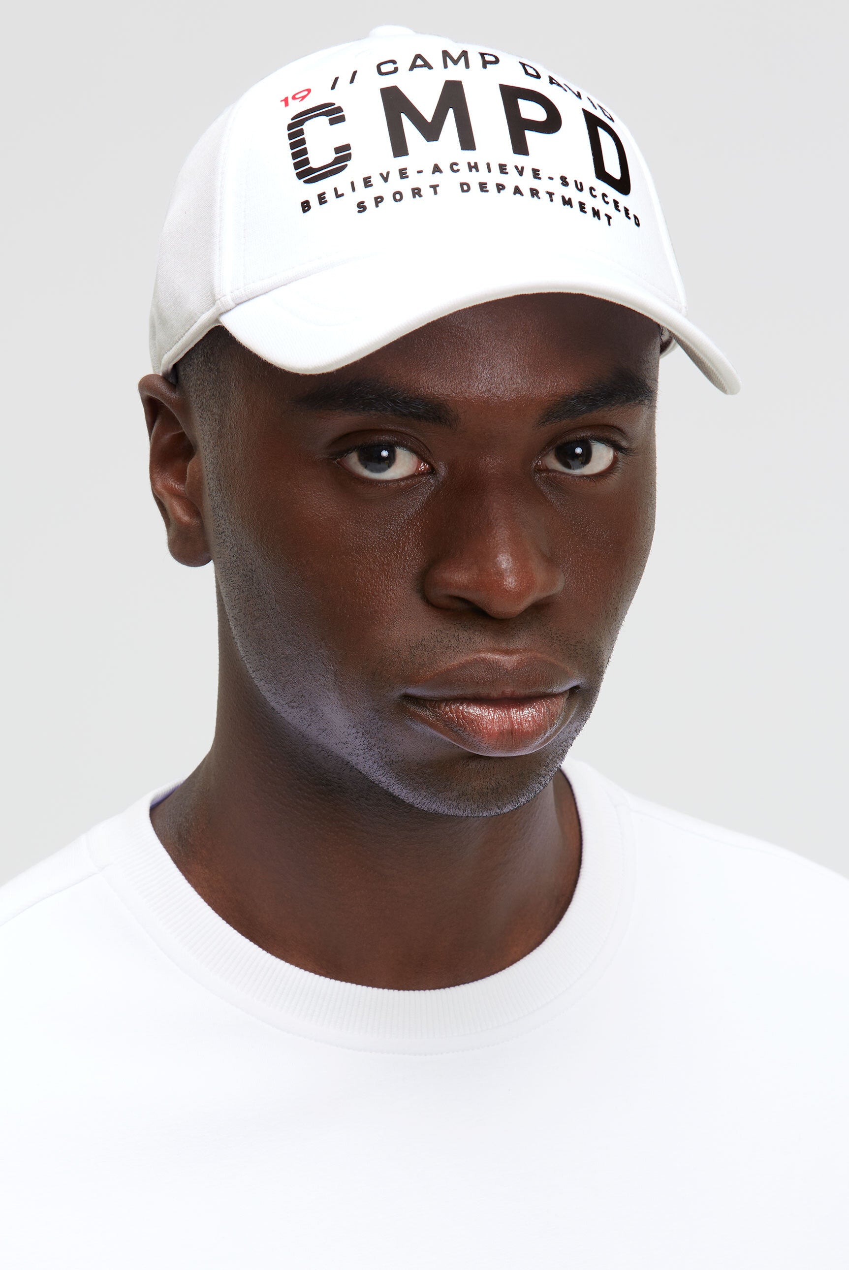 Czapka z daszkiem z interlocku z logo - 2