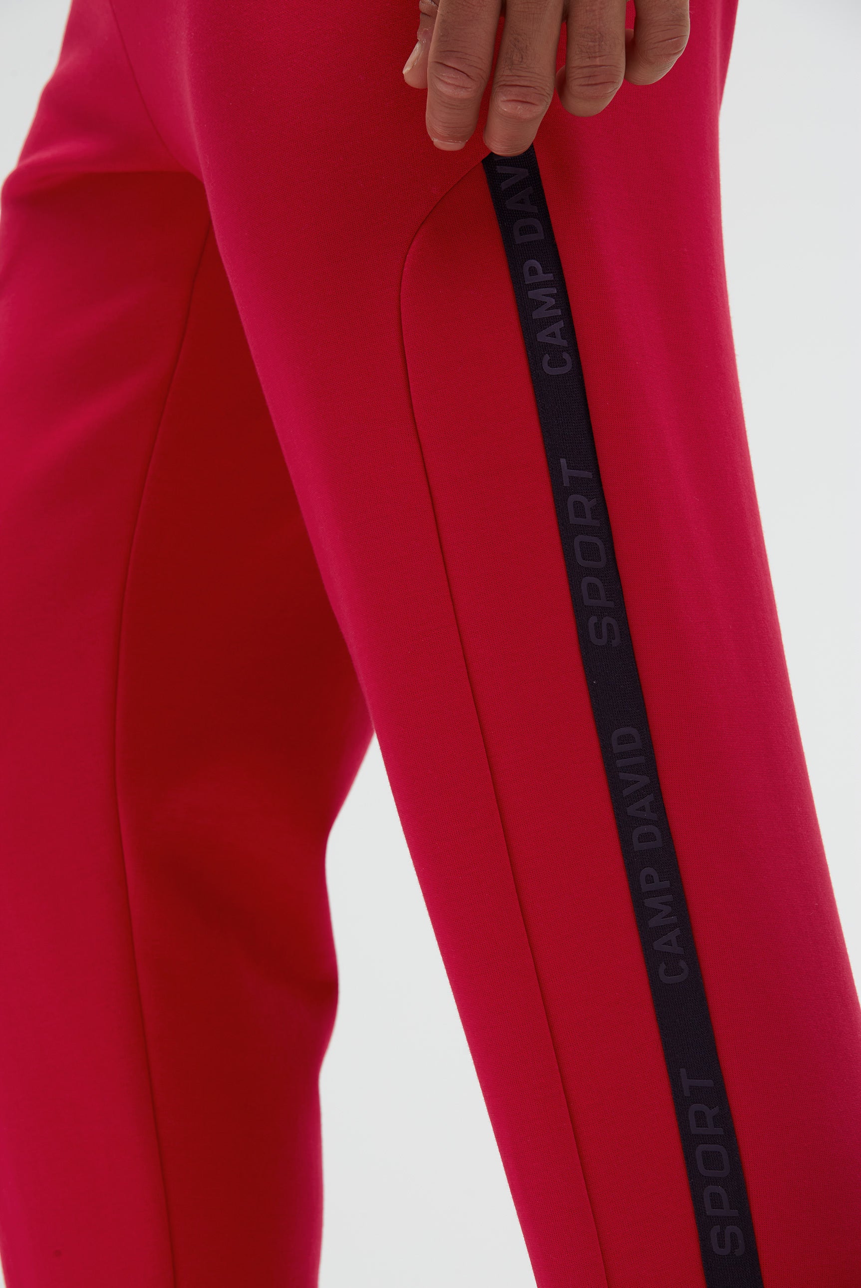 Spodnie treningowe z interlocku z bocznymi taśmami - 6