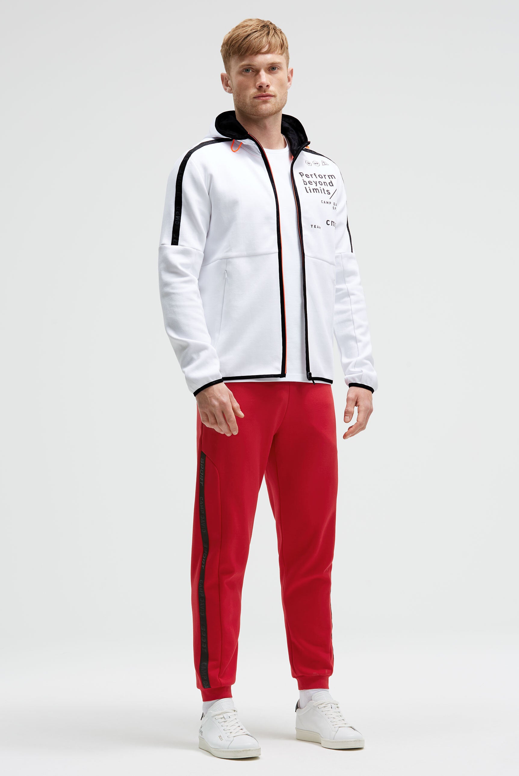 Kurtka treningowa z interlocku z kapturem i nadrukami - 3