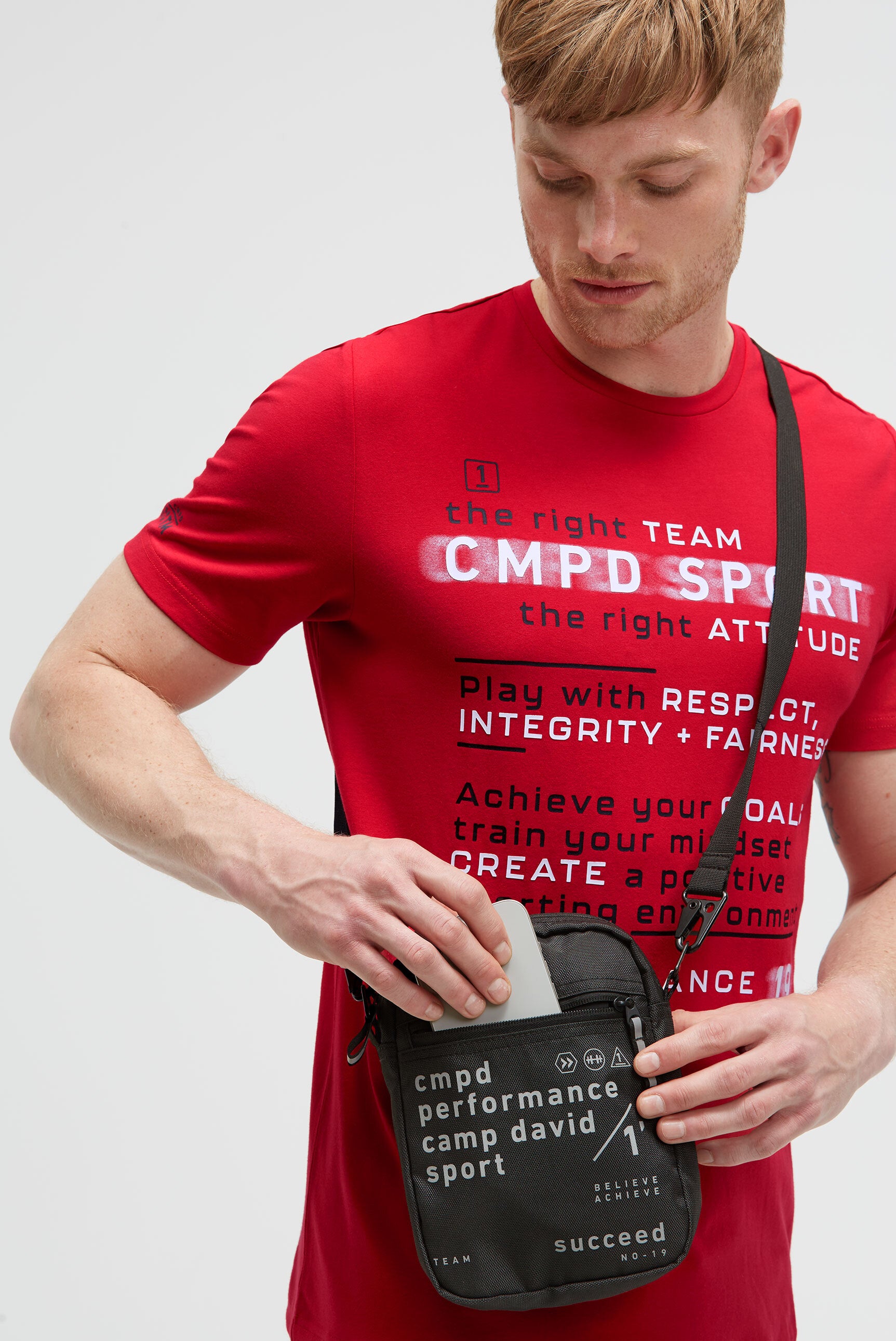 Lekka torba crossbody z odblaskowym nadrukiem - 3