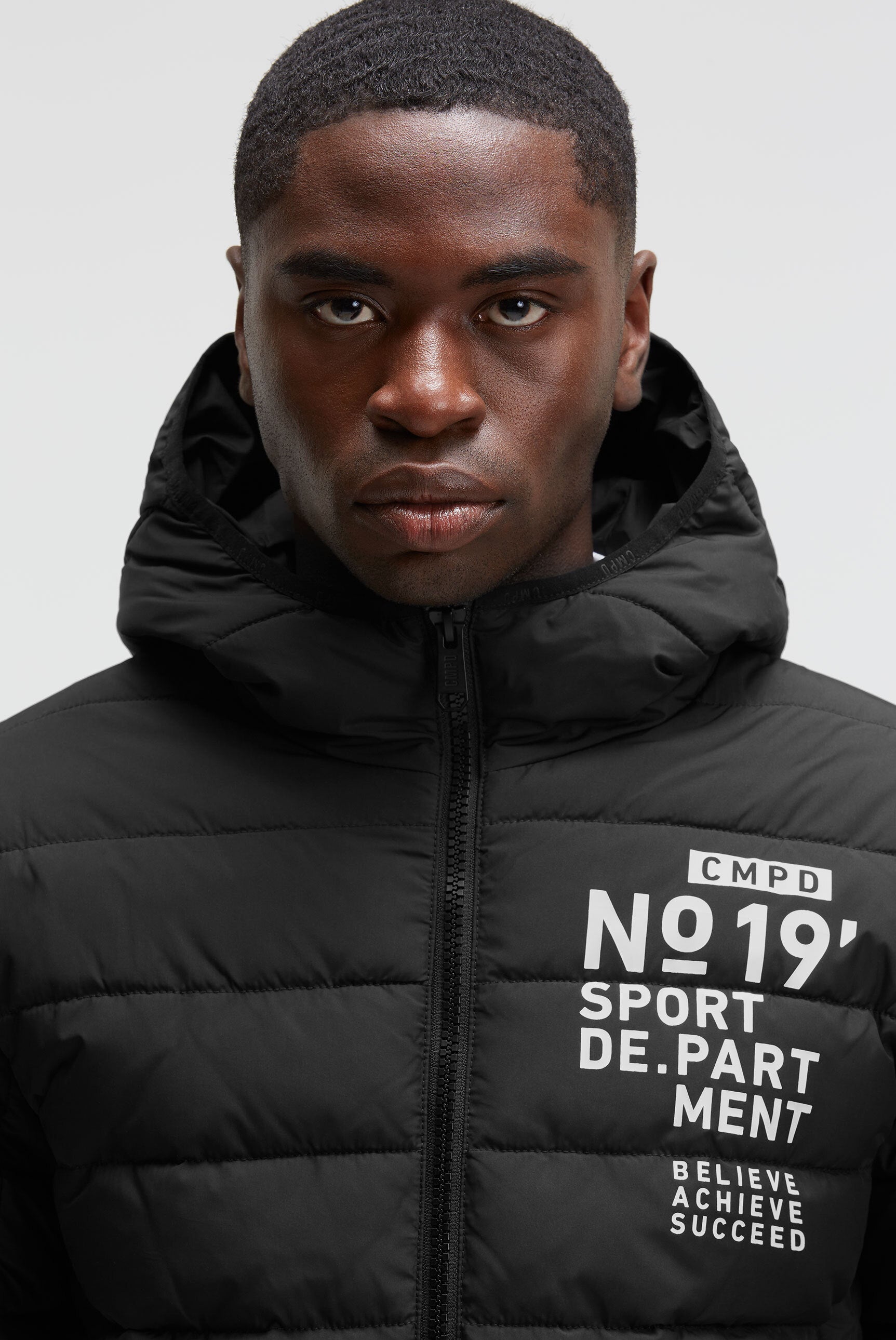 Pikowana kurtka z kapturem i nadrukiem winylowym - 4