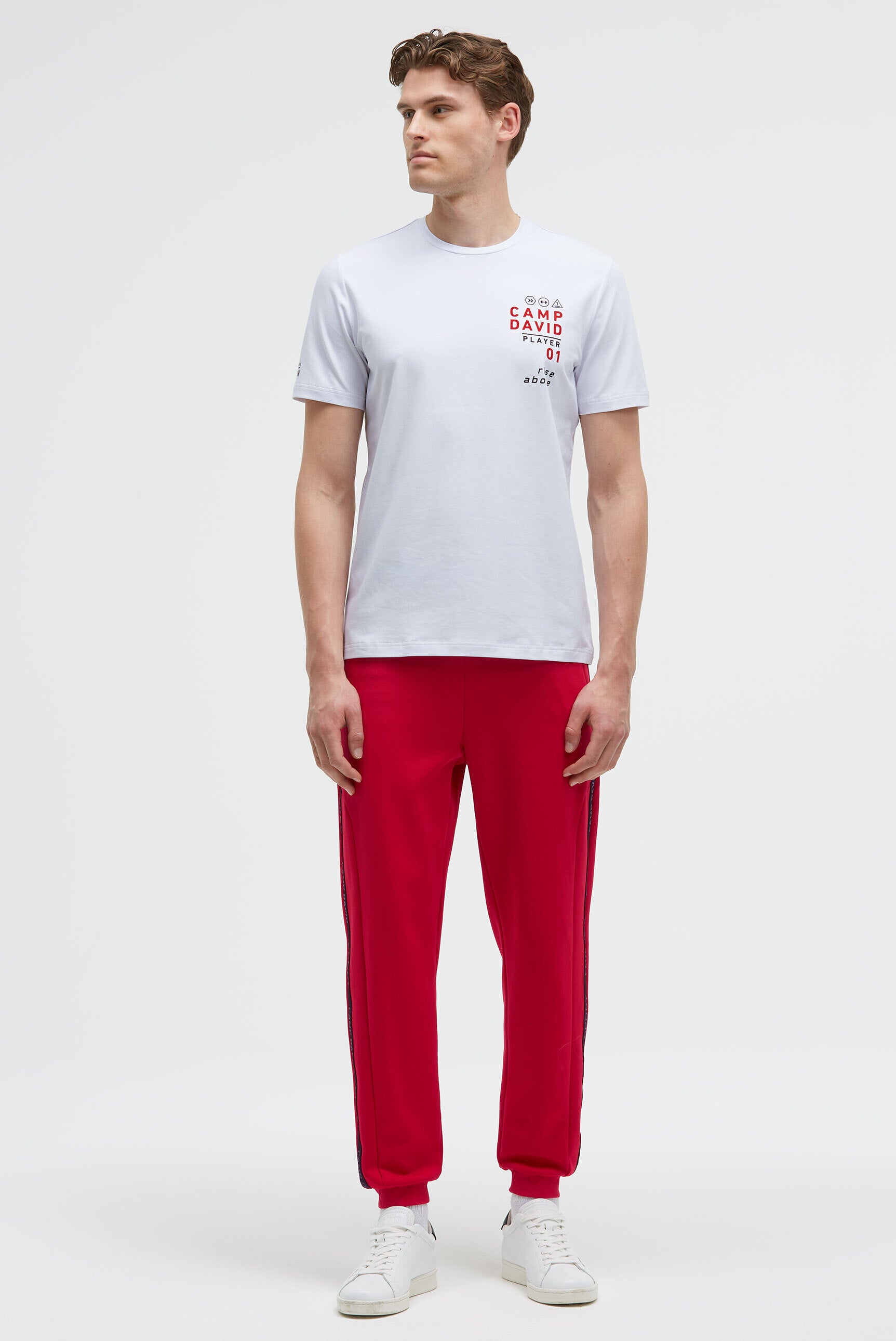 T-shirt z okrągłym dekoltem i nadrukiem na plecach - 3