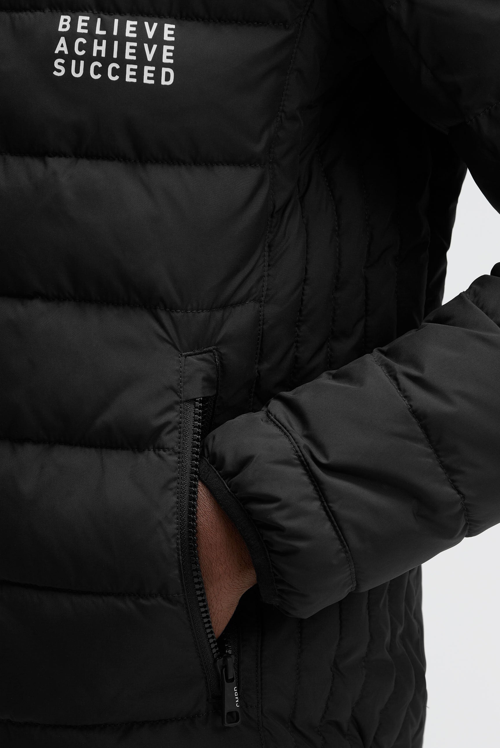 Pikowana kurtka z kapturem i nadrukiem winylowym - 6