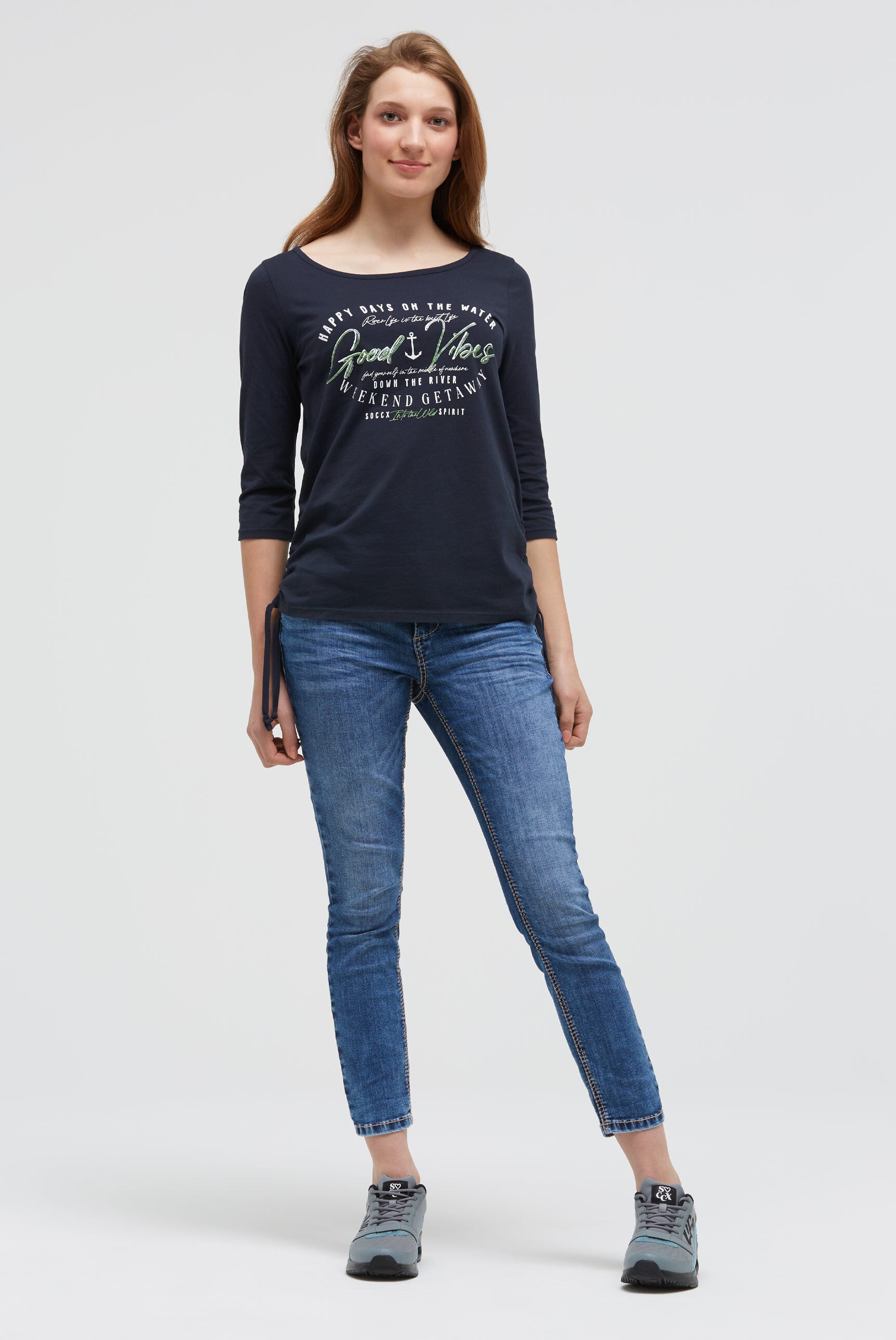 Koszulka z okrągłym dekoltem, rękawy 3/4 i marszczenie po bokach - 3