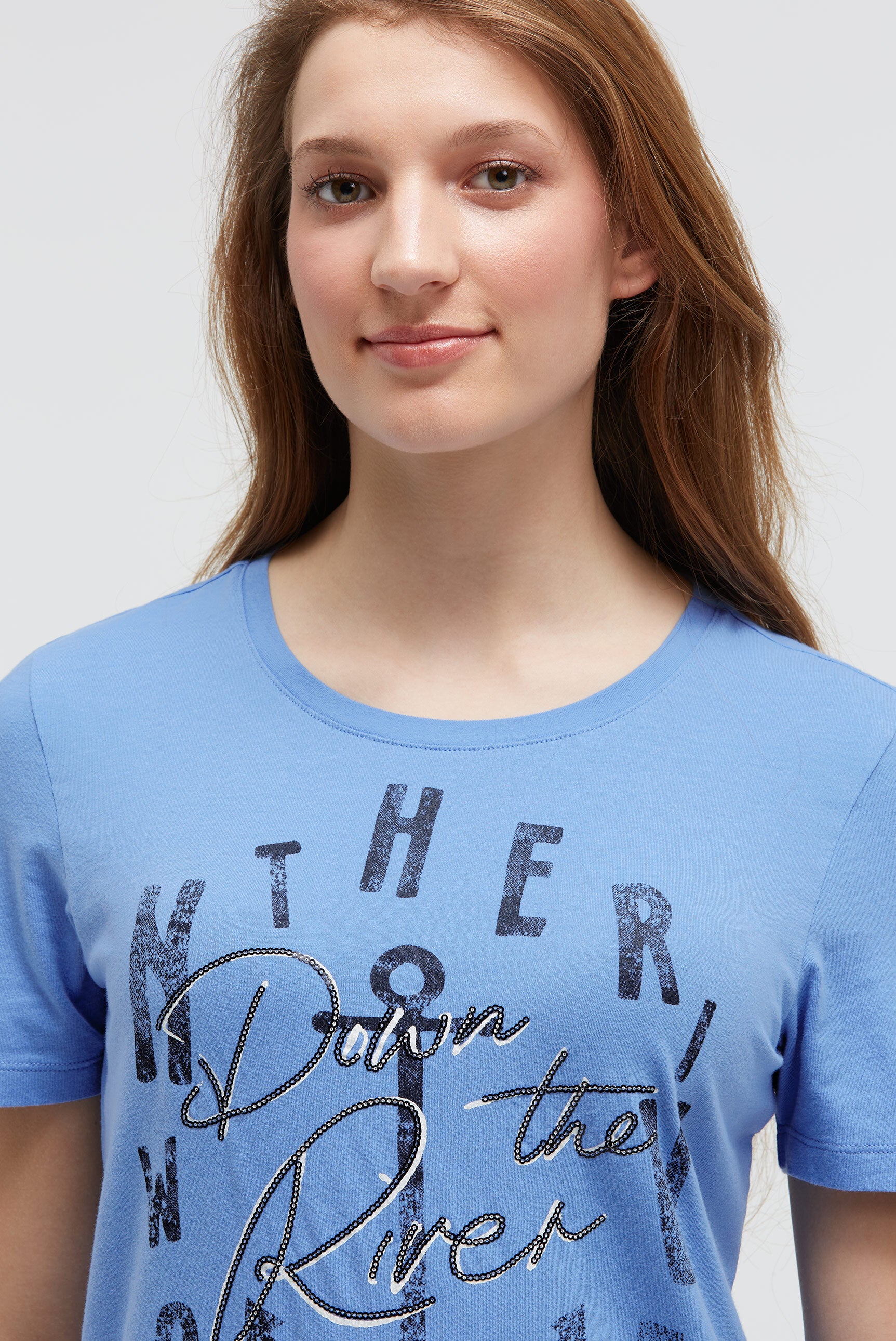 T-shirt z nadrukiem i detalami z cekinów