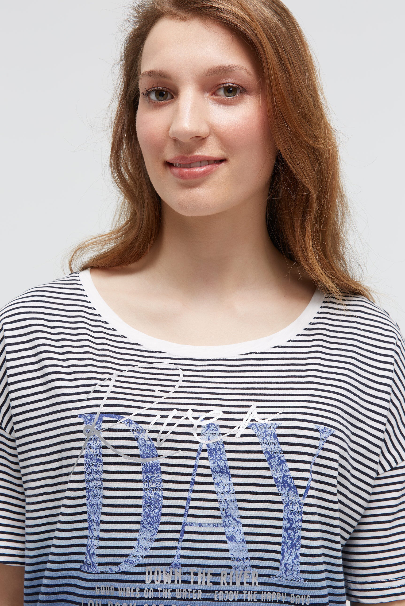 Koszulka w paski z efektem dip-dye i grafiką - 4