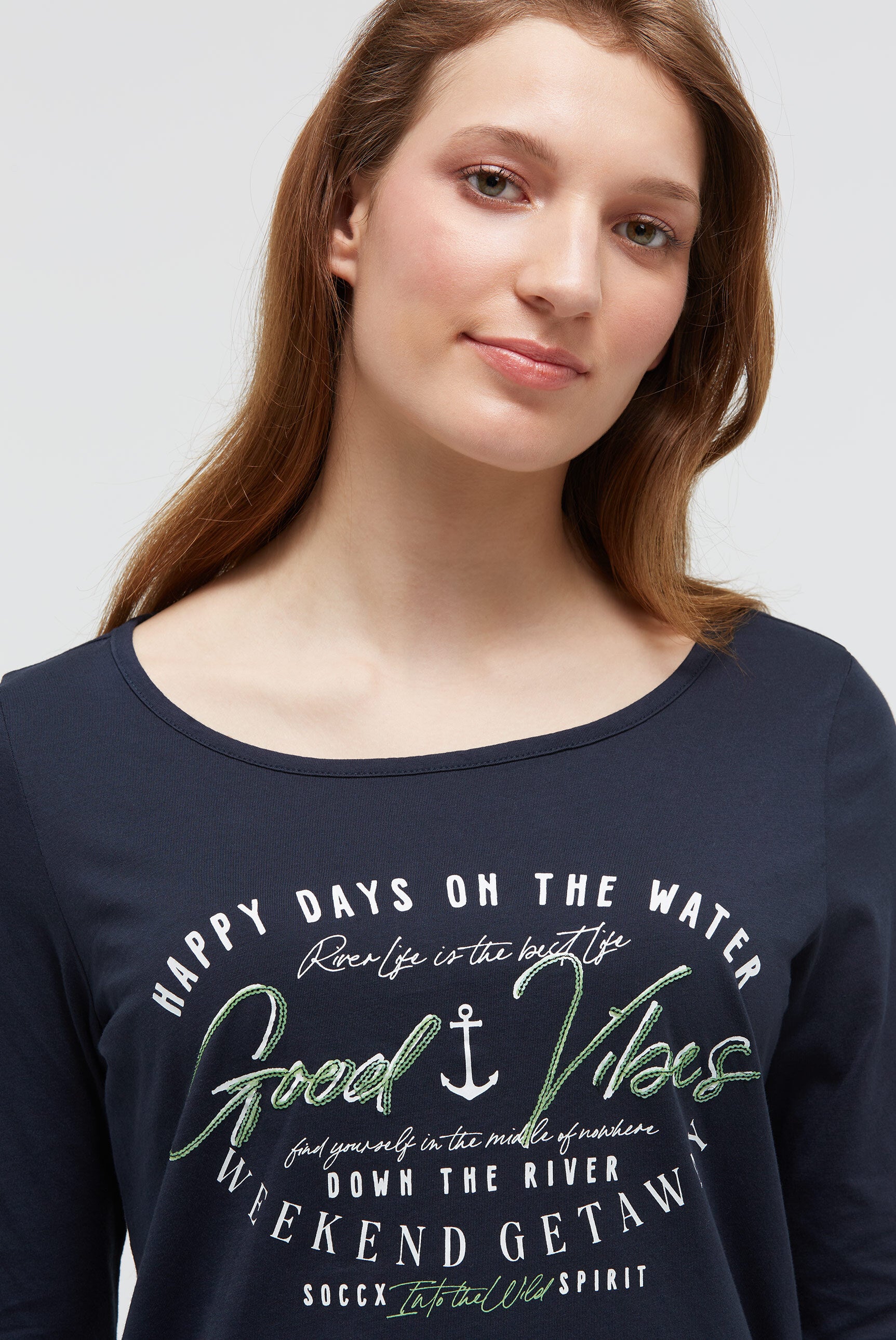 Koszulka z okrągłym dekoltem, rękawy 3/4 i marszczenie po bokach - 4