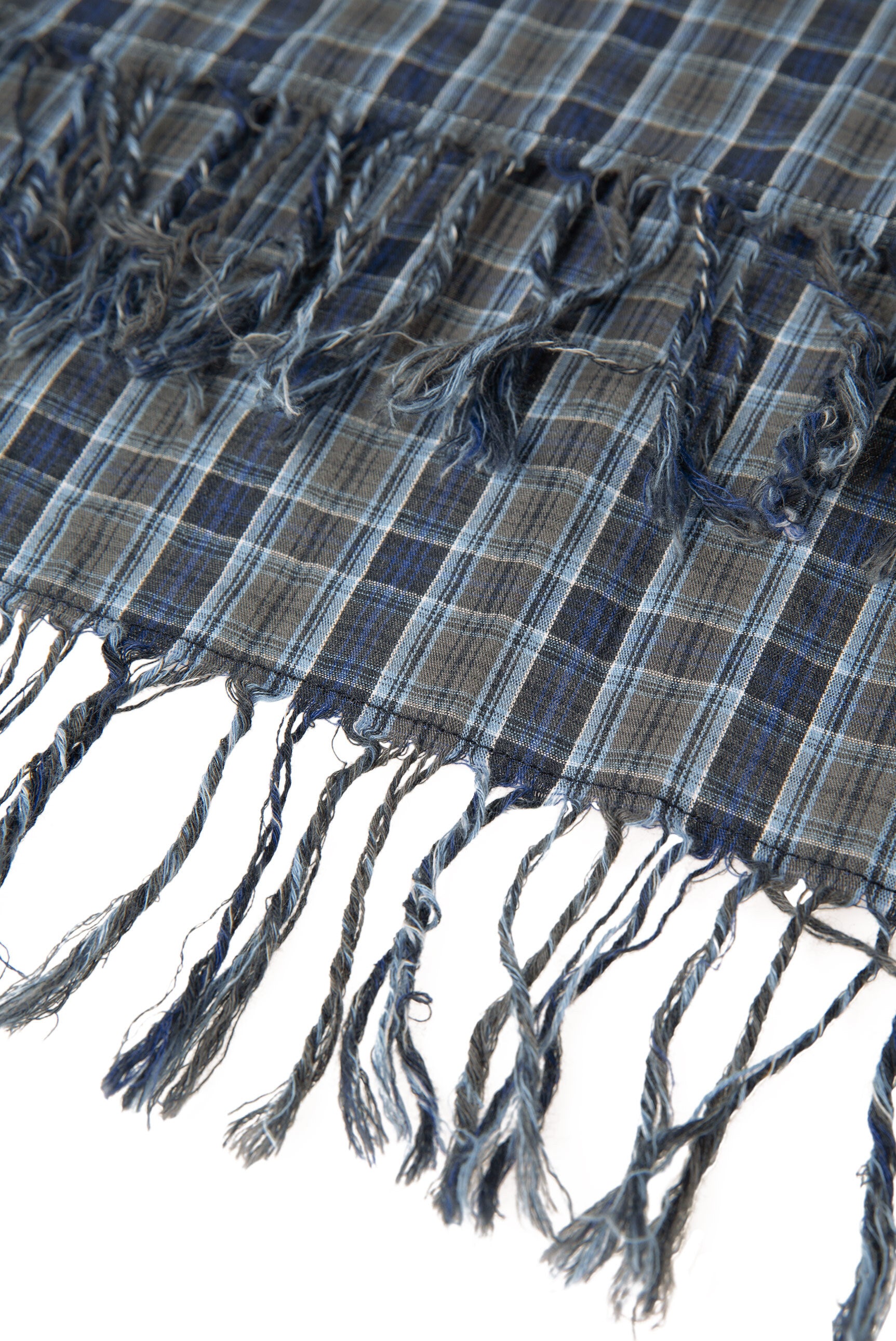 Szalik w kratę z delikatnej tkaniny