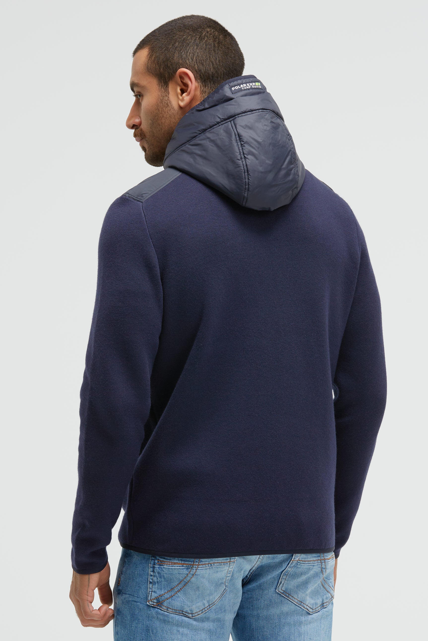 Sweter rozpinany z pikowaną kapturem i nadrukami z logo - 4