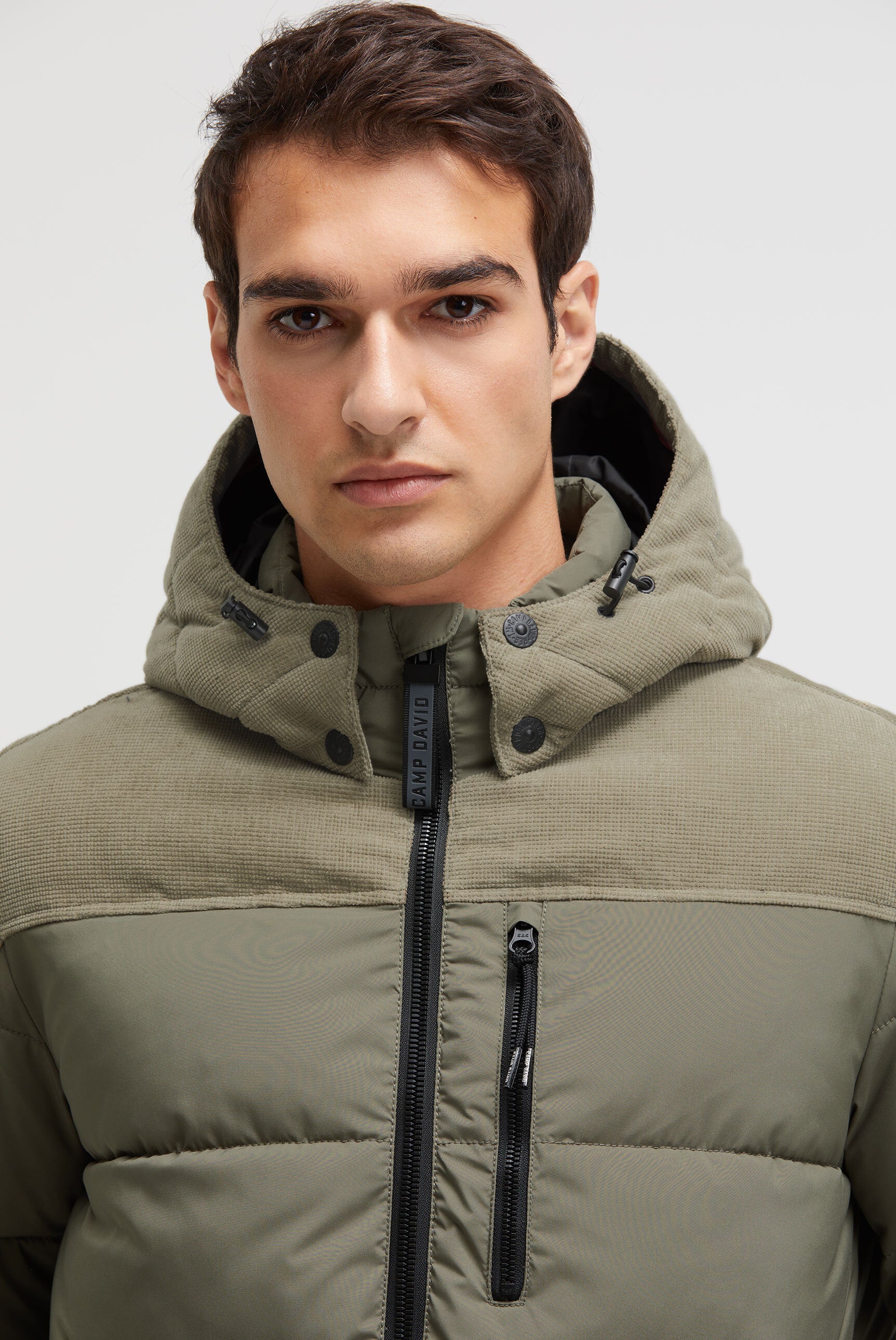 Steppjacke im Materialmix mit Kapuze
