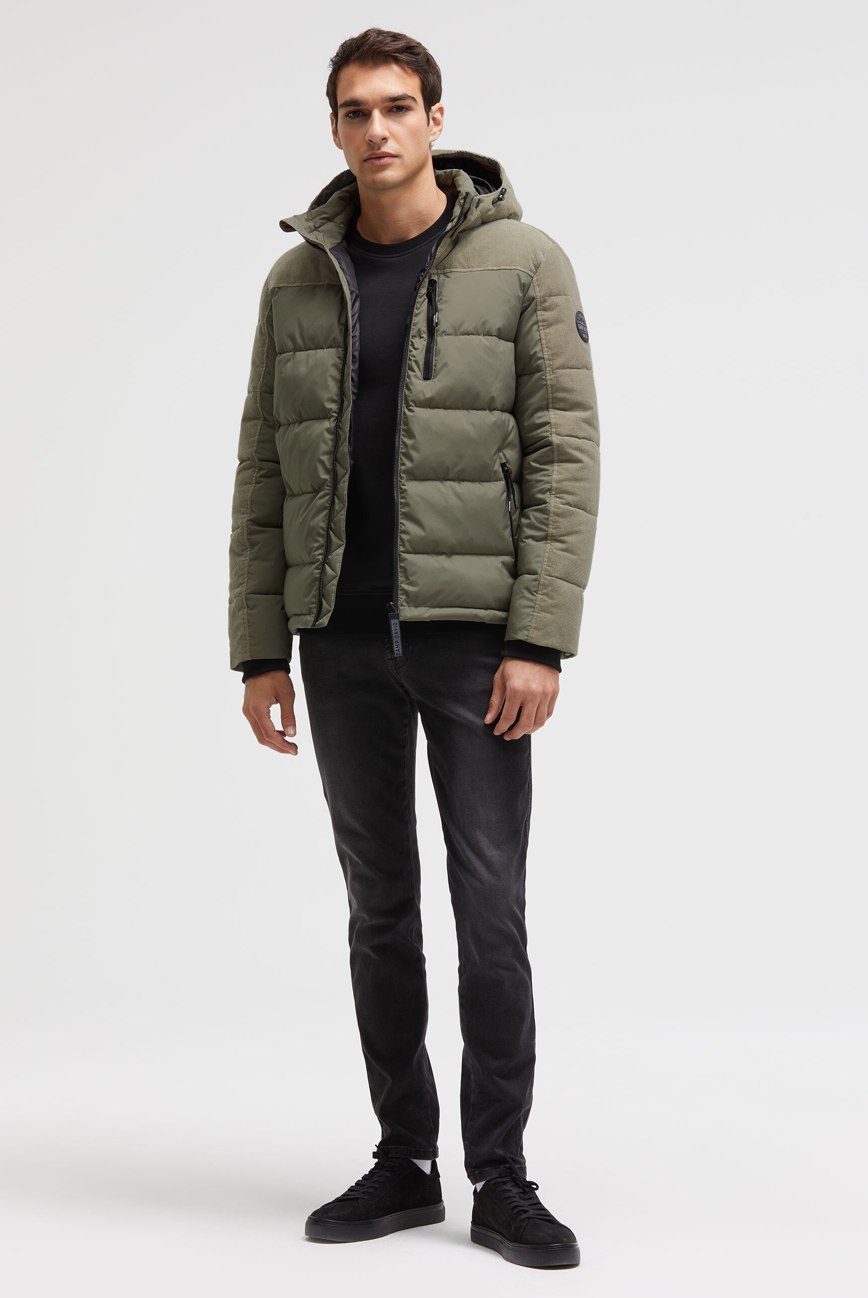 Steppjacke im Materialmix mit Kapuze