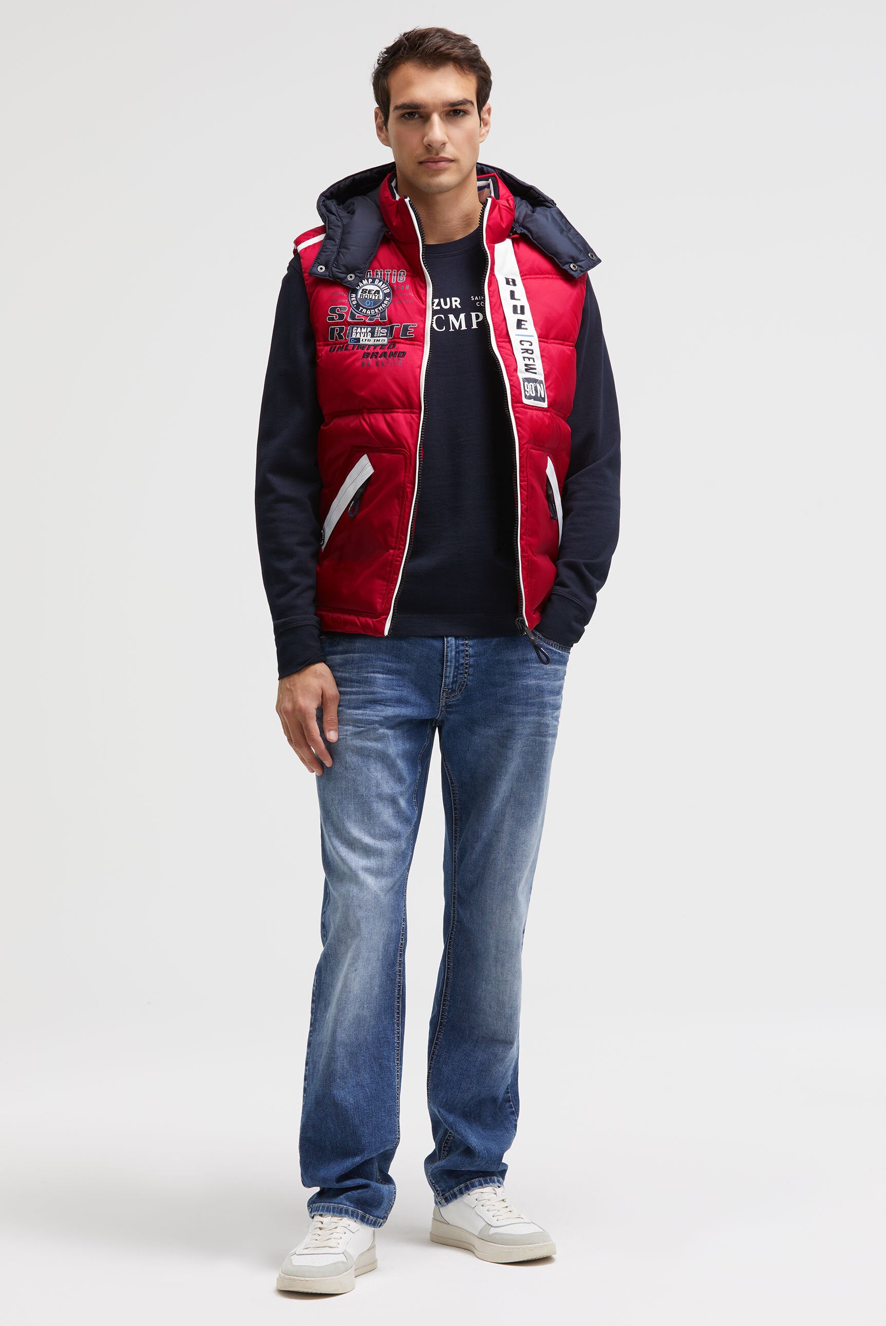 Pikowana kamizelka z taśmami, nadrukami i kapturem - 3