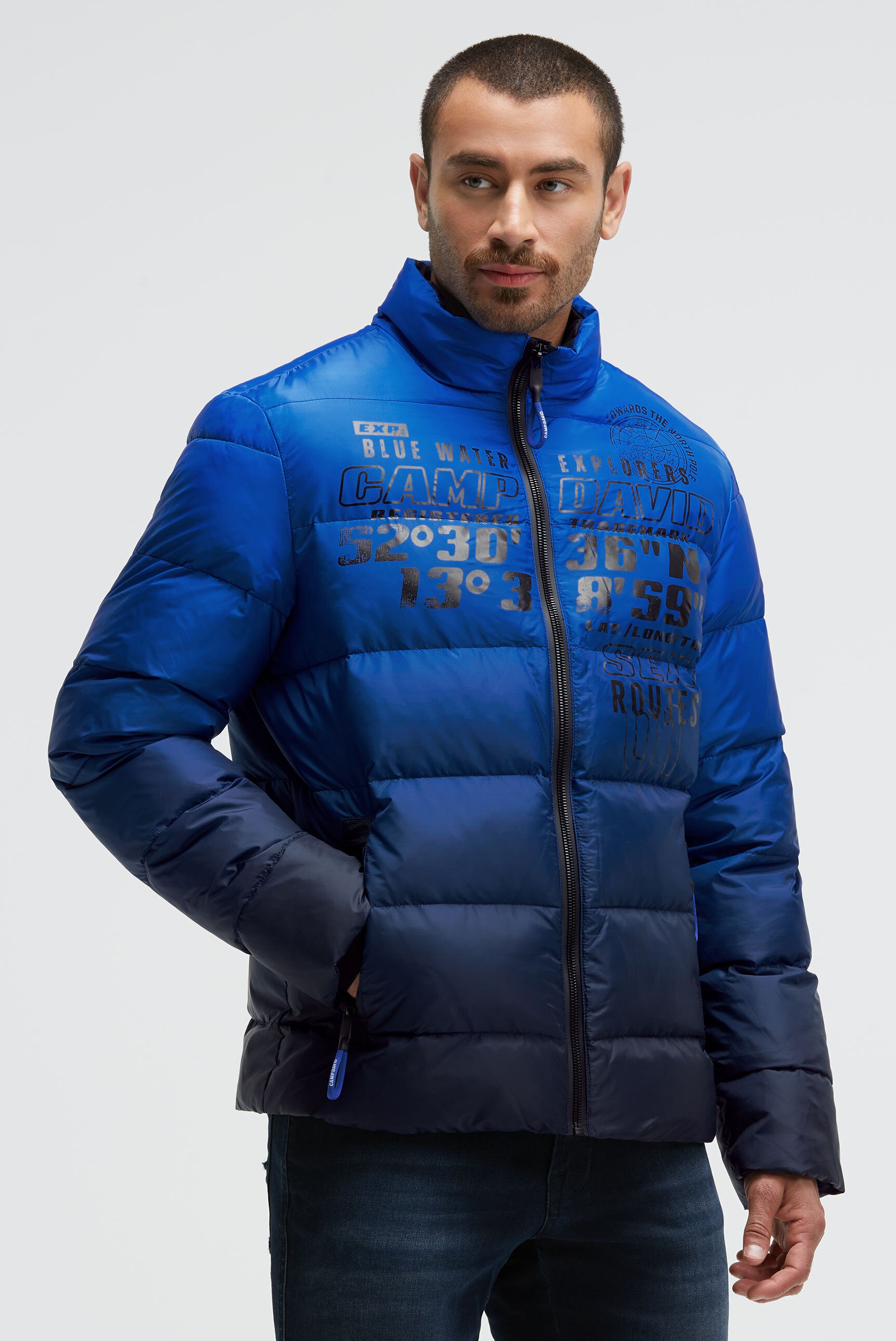 Steppjacke mit Dip-Dye-Effekt und Logo Prints