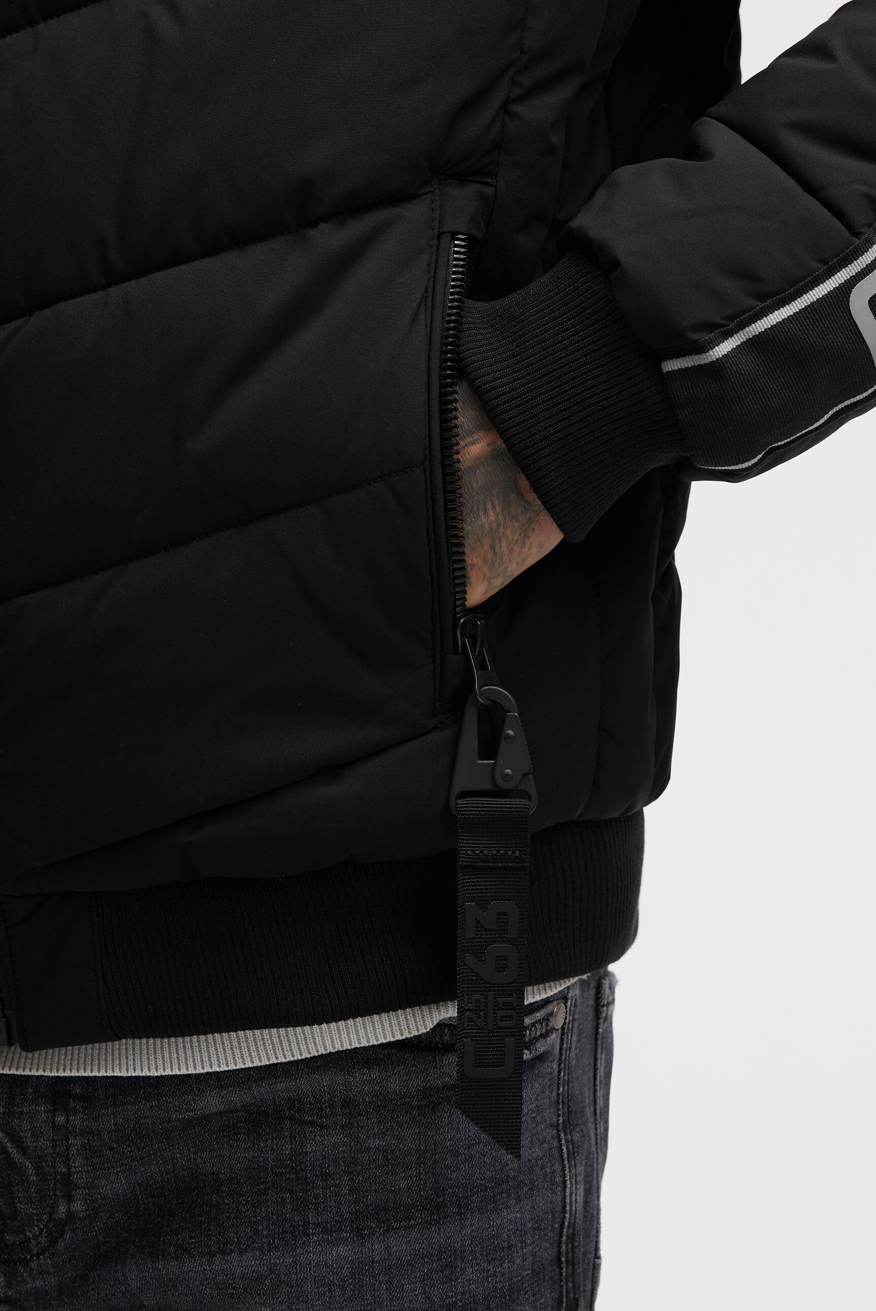 Steppblouson mit Doppelkragen und Logo-Tapes