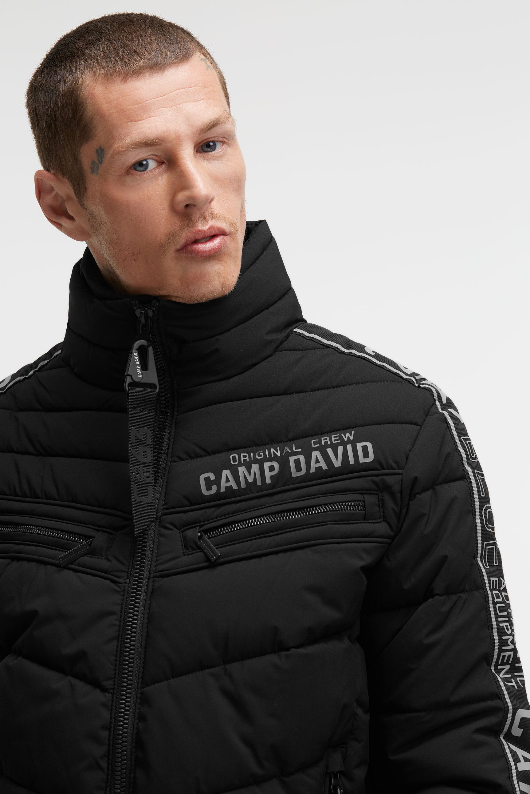 Steppblouson mit Doppelkragen und Logo-Tapes