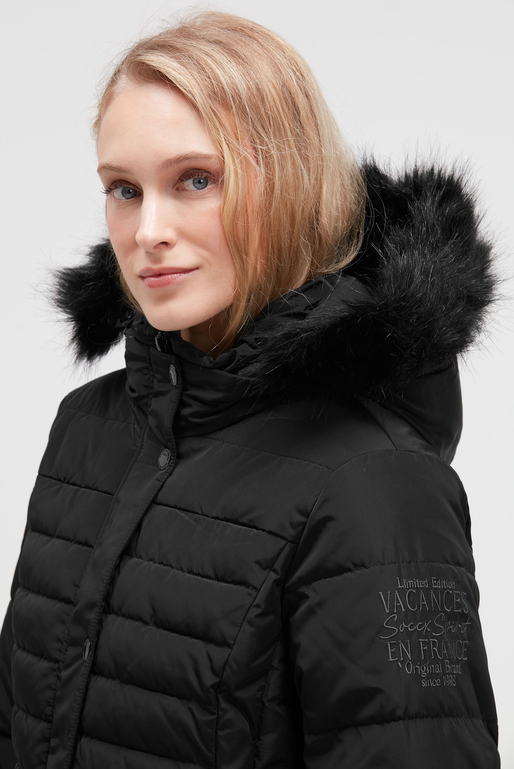 Pikowana parka z odpinanym kapturem i sztucznym futrem - 4