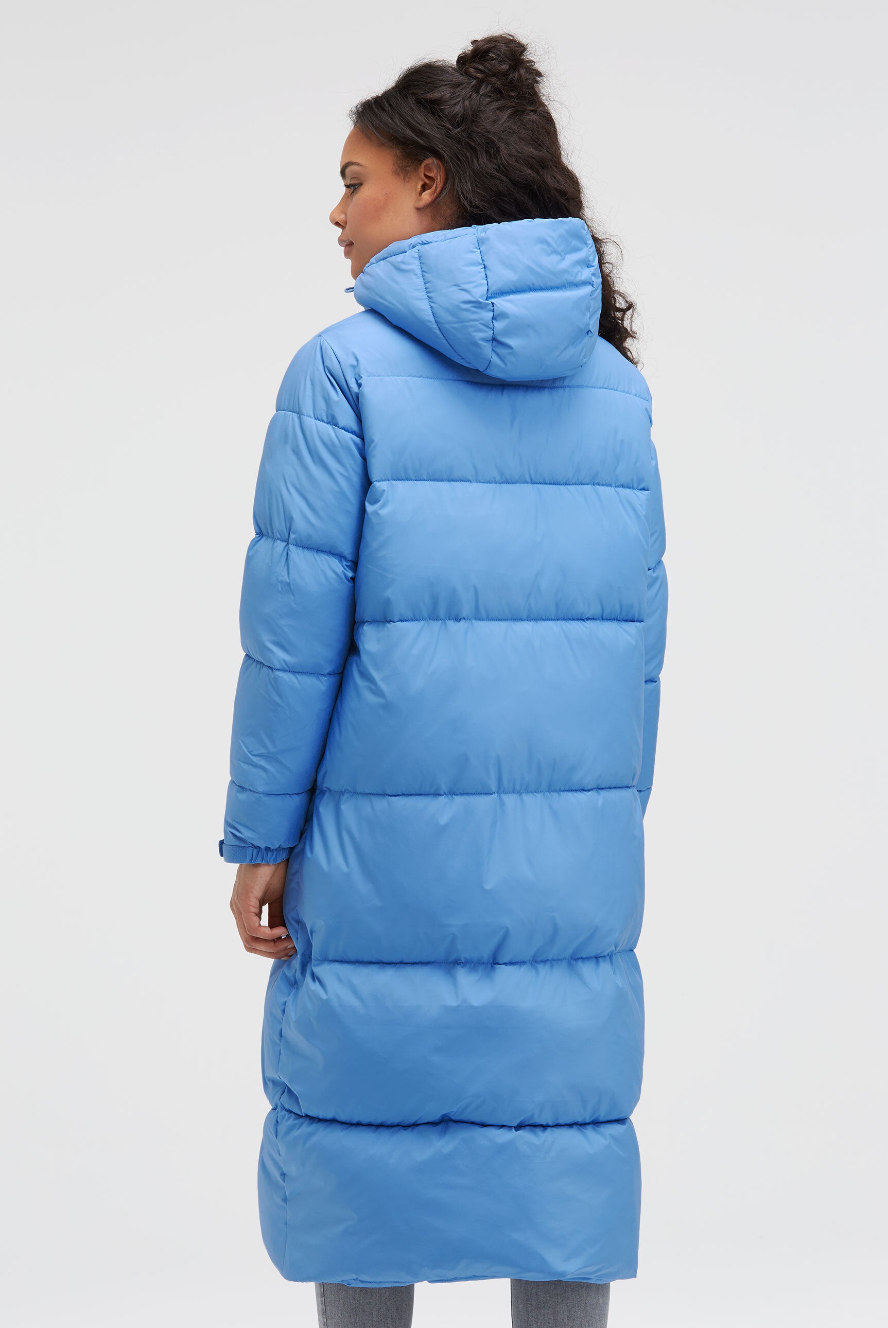 Pikowany płaszcz z odpinanym kapturem - 5