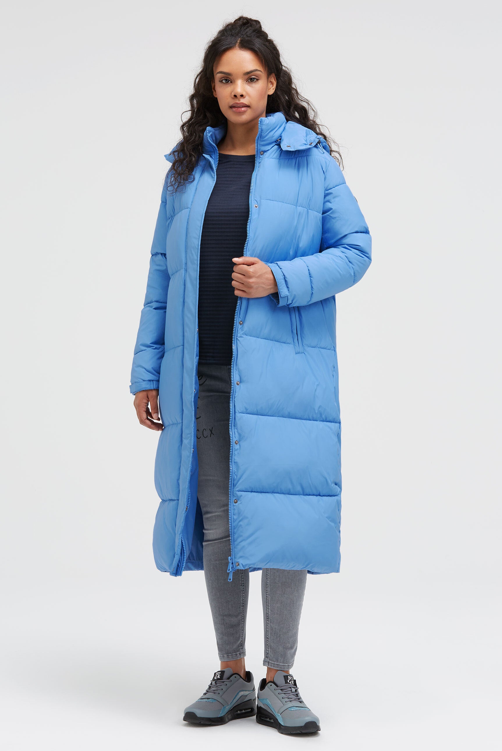 Pikowany płaszcz z odpinanym kapturem - 3