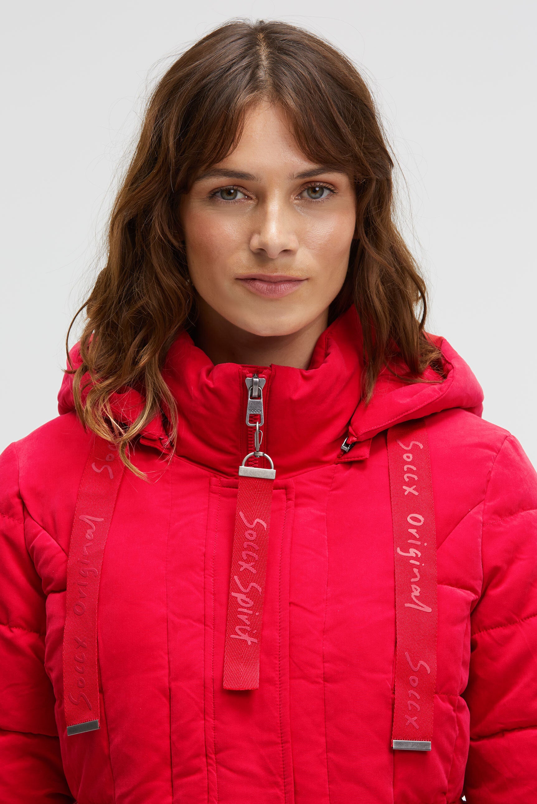 Kurtka z pikowanym wzorem i kapturem - 4